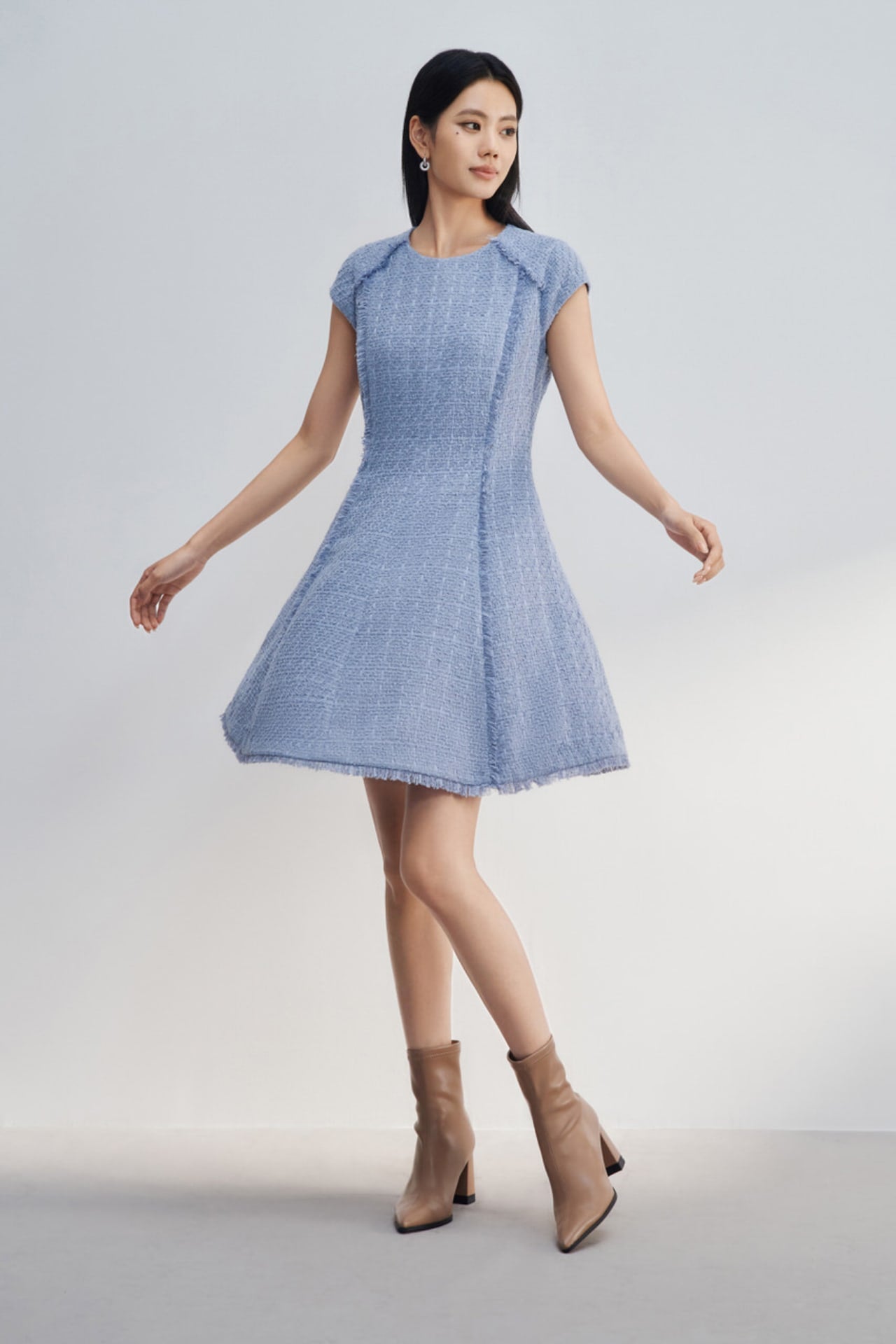 ワンピース Blue tweed papillon chain flare dress Blue tweed papillon chain flare dress M Fringe Trim Fit & Flare