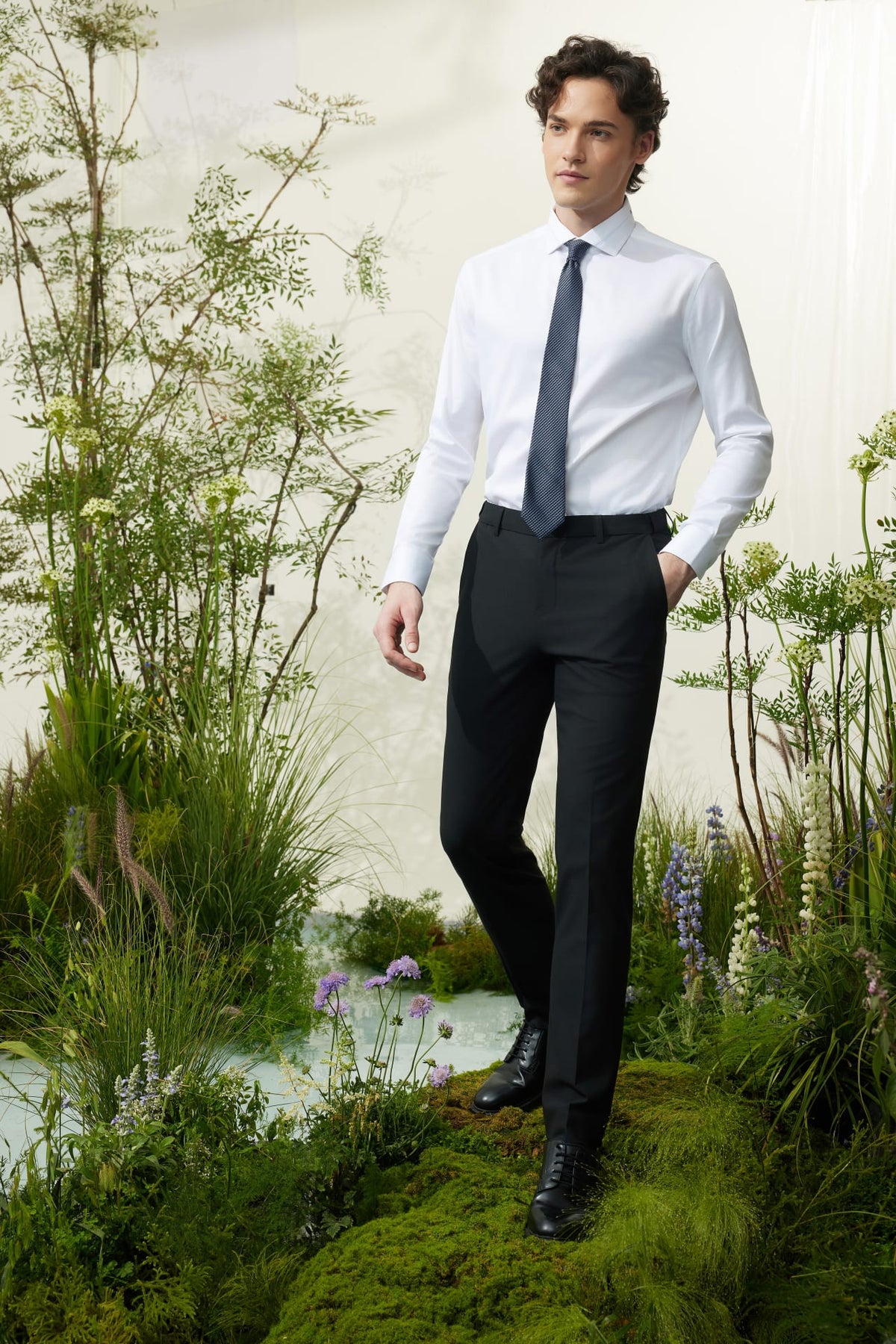 G2000 Shirts Non-Iron Cotton Stretch Smart Fit Fine Twill Shirt with Design Detail