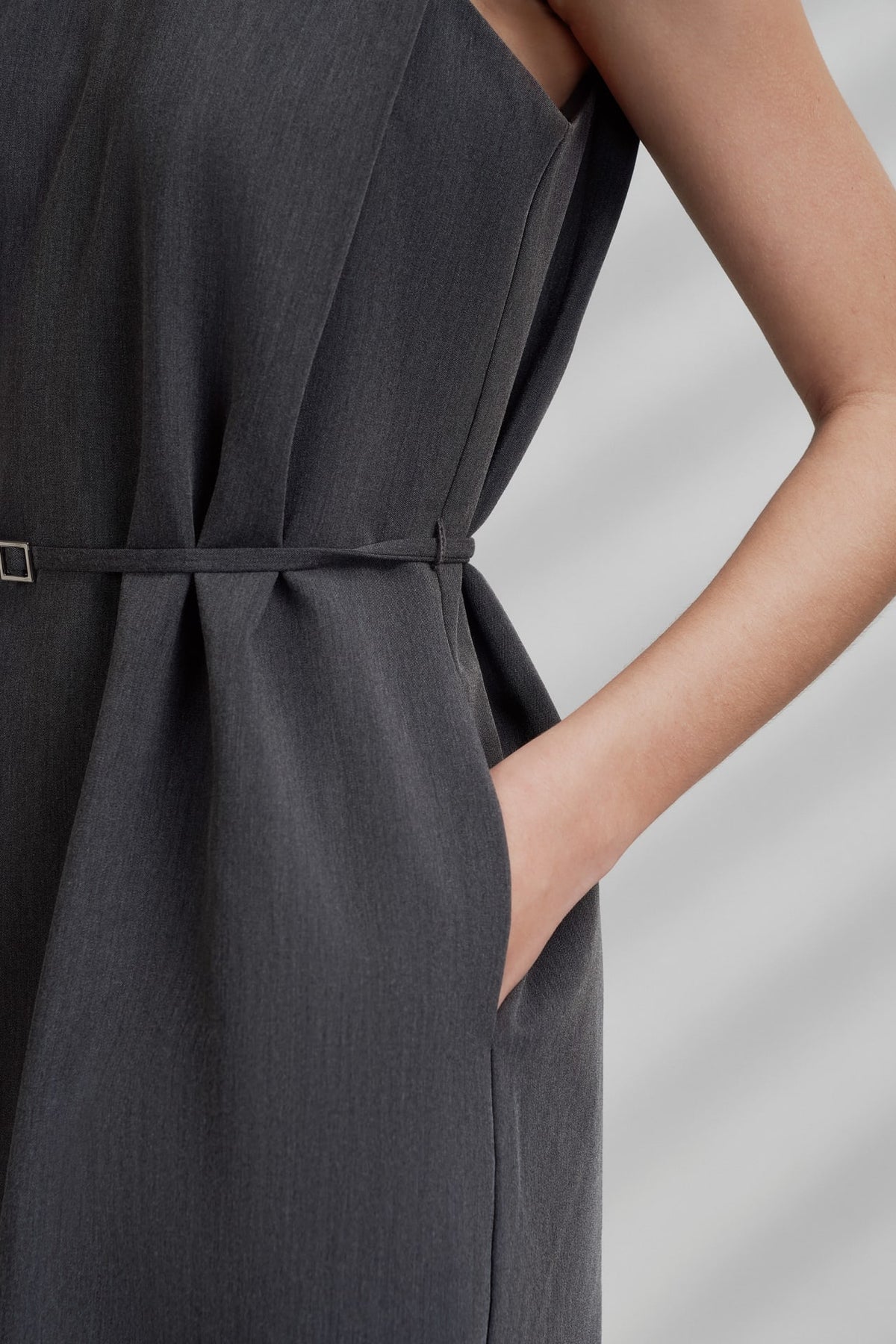 G2000 - Dresses - Sleeveless Tuck Detail Shift Dress