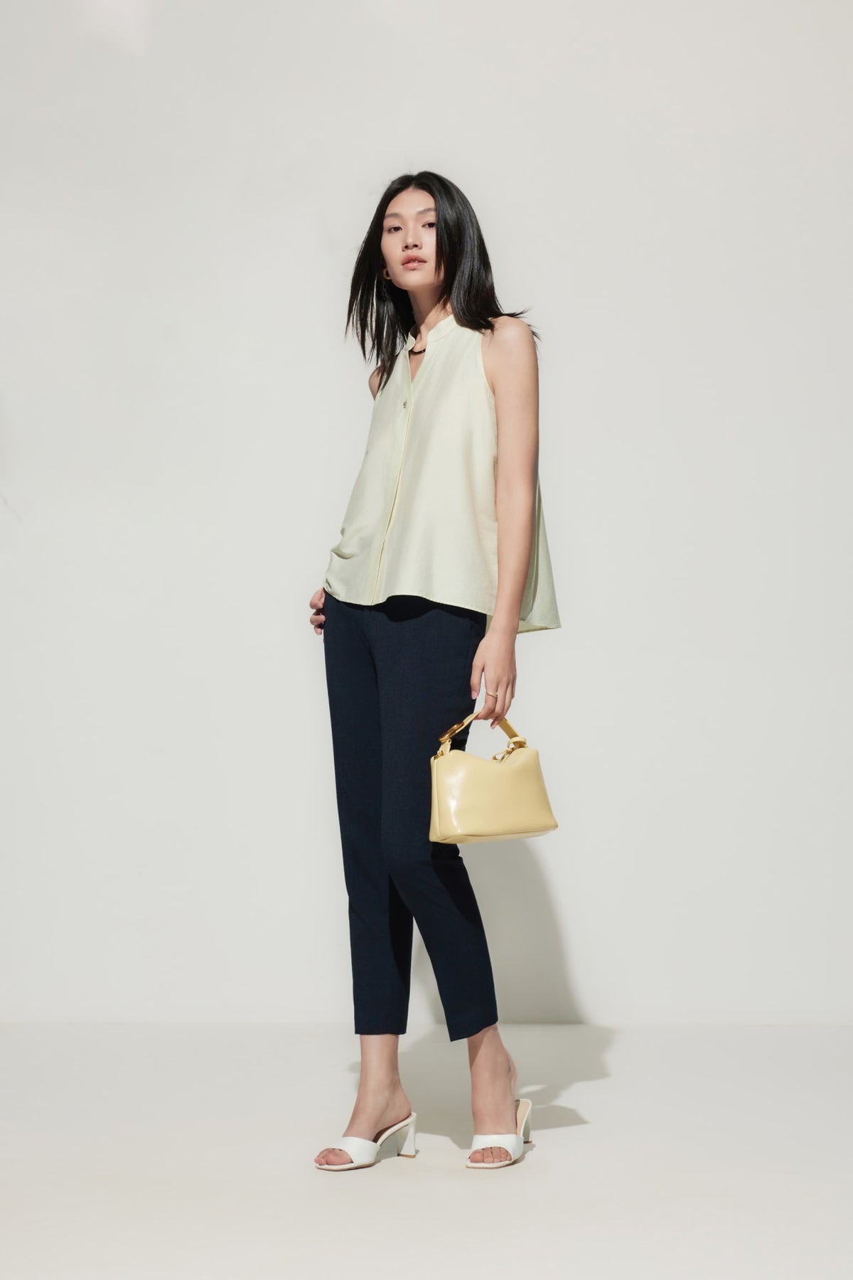 G2000 Blouses Stand Collar Top With Hi-Low Fit Hem Parchment Pearl Regular