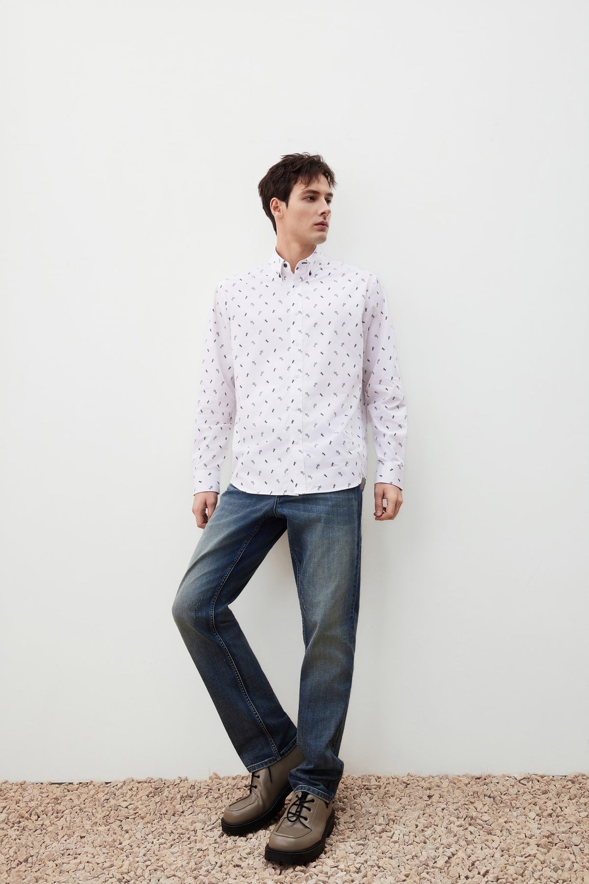 G2000 Shirts Wrinkle-Free Mini Horse Digital Print Comfort Fit Twill Casual Shirt