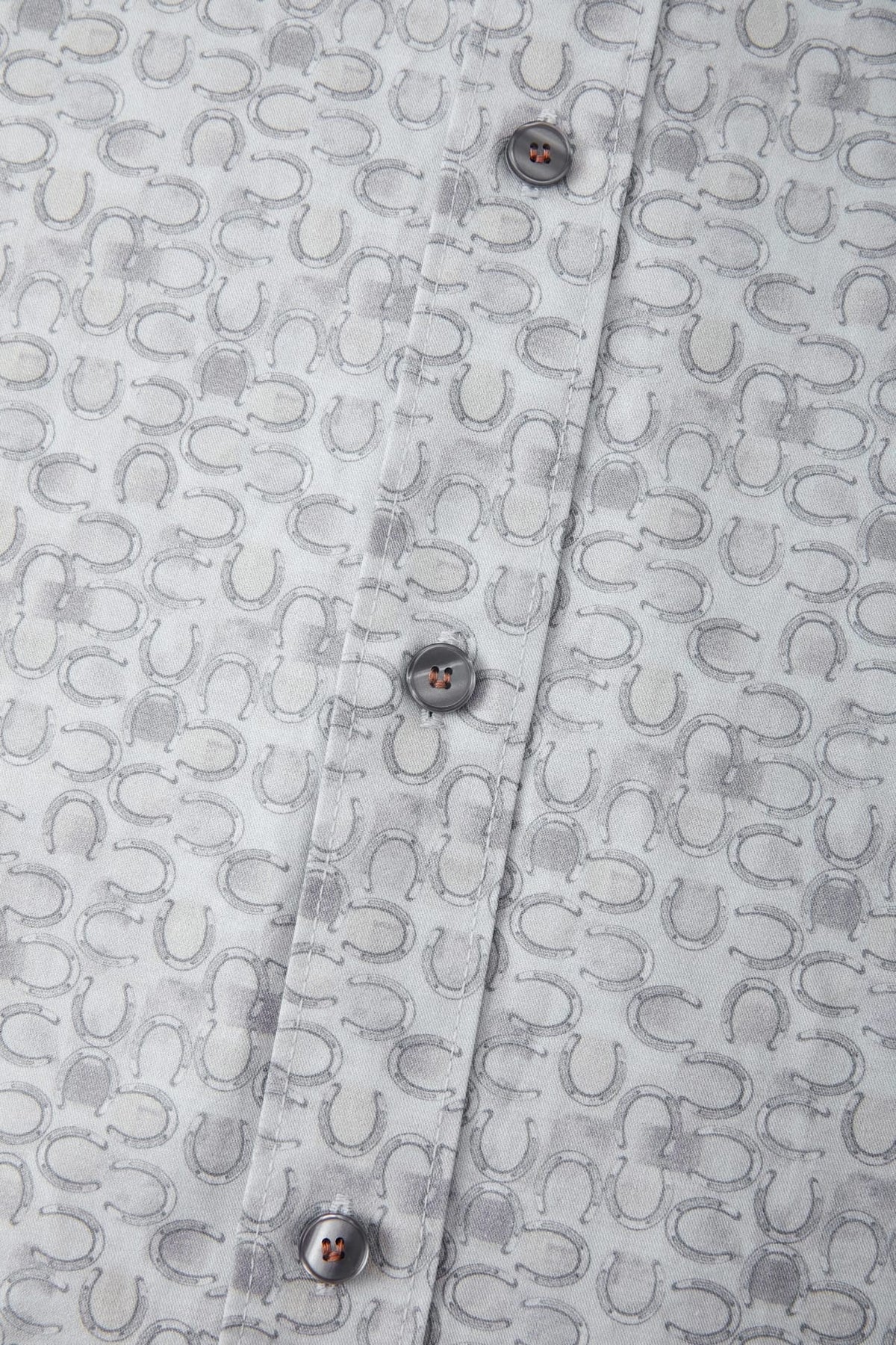 G2000 Shirts Wrinkle-Free Horseshoe Digital Print Comfort Fit Twill Casual Shirt