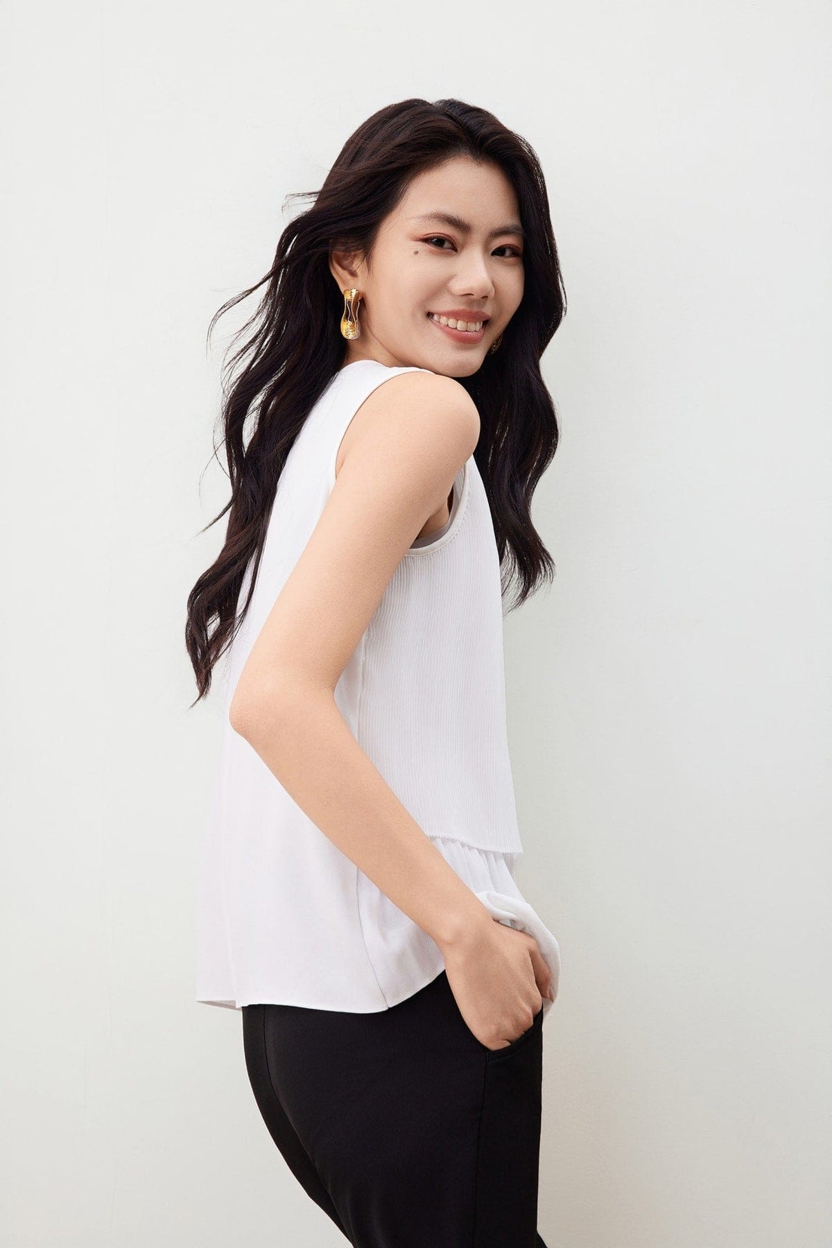 G2000 - Blouses - Sleeveless Gradient Pleat Puff Shoulder Blouse
