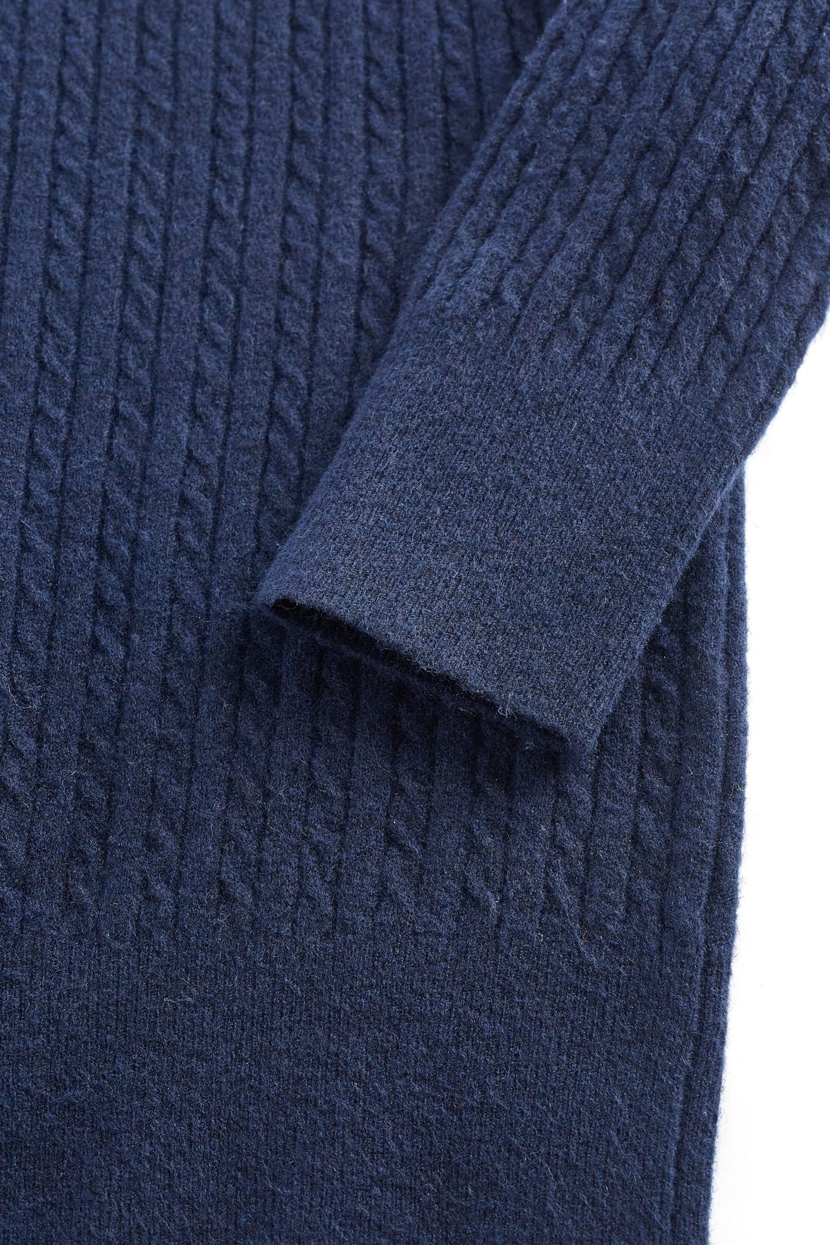 G2000 - Cardigans - Cable Cropped Cardigan