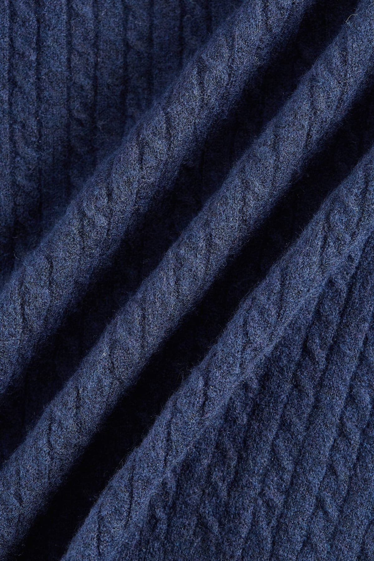 G2000 - Cardigans - Cable Cropped Cardigan