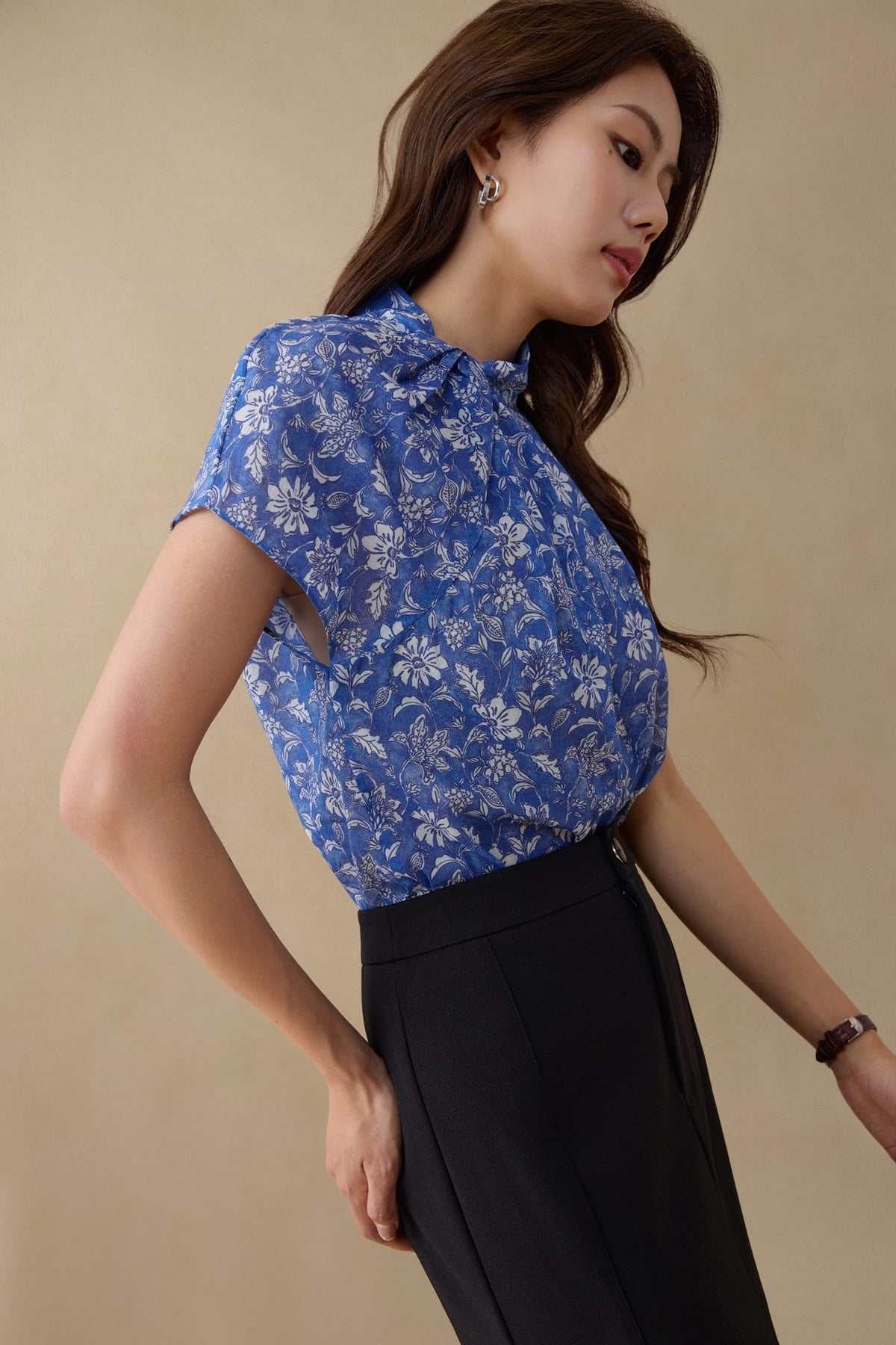 G2000 - Blouses - Tie-Neck Floral Print Blouse