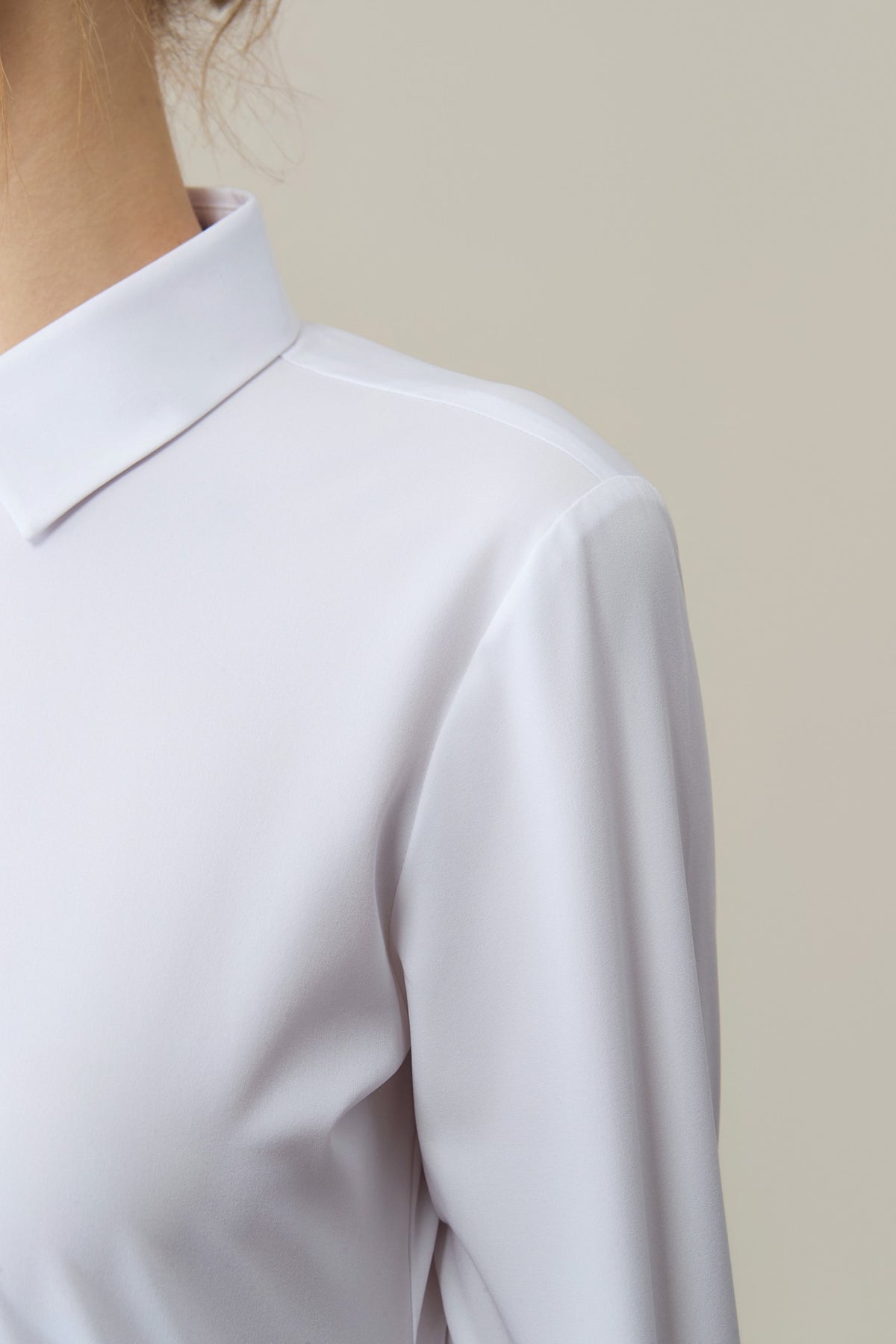 Non-Iron Dry Stretch Poplin Slim Fit Long Sleeve Shirt with Detachable Bow Tie