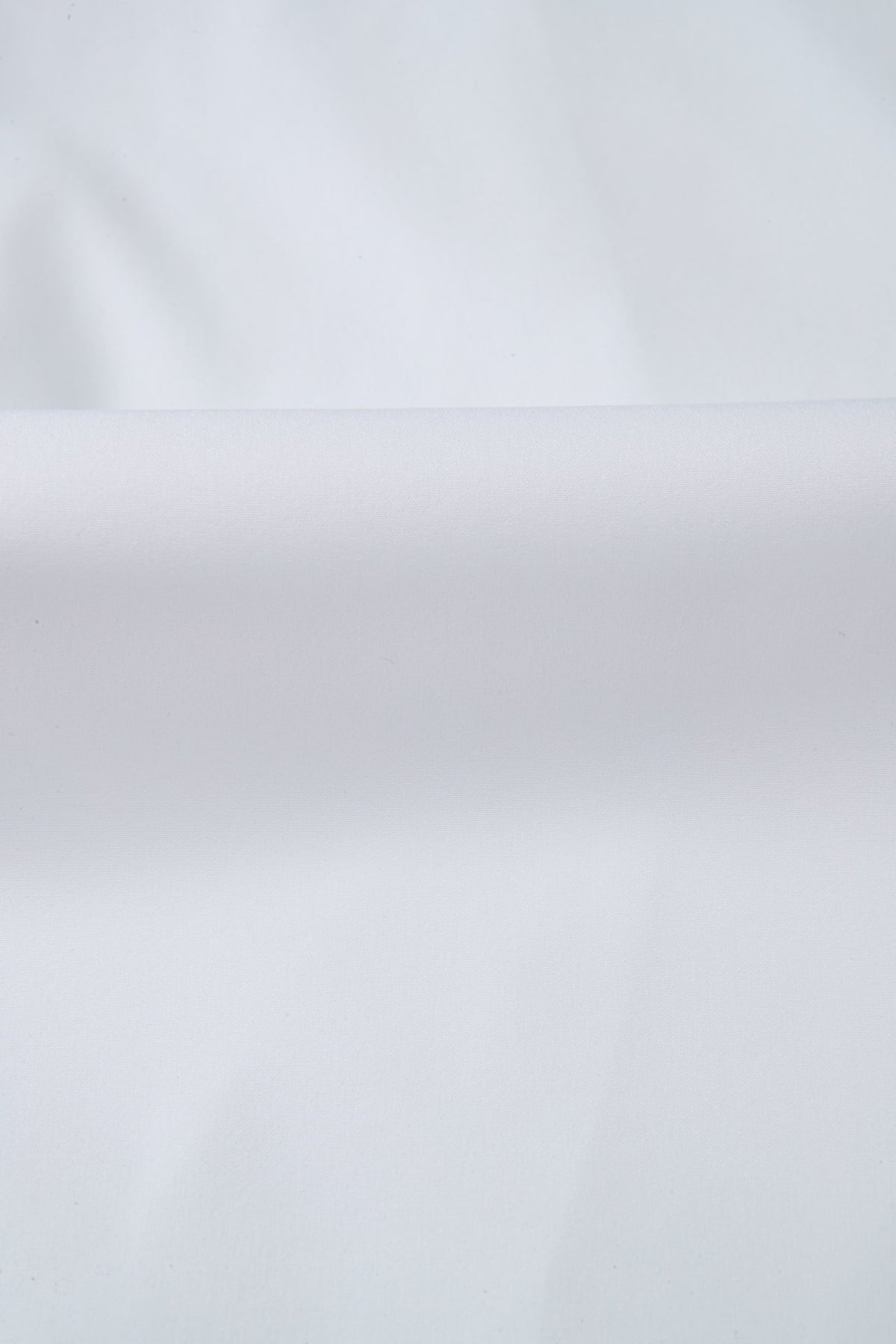 Non-Iron Dry Stretch Poplin Slim Fit Long Sleeve Shirt with Detachable Bow Tie