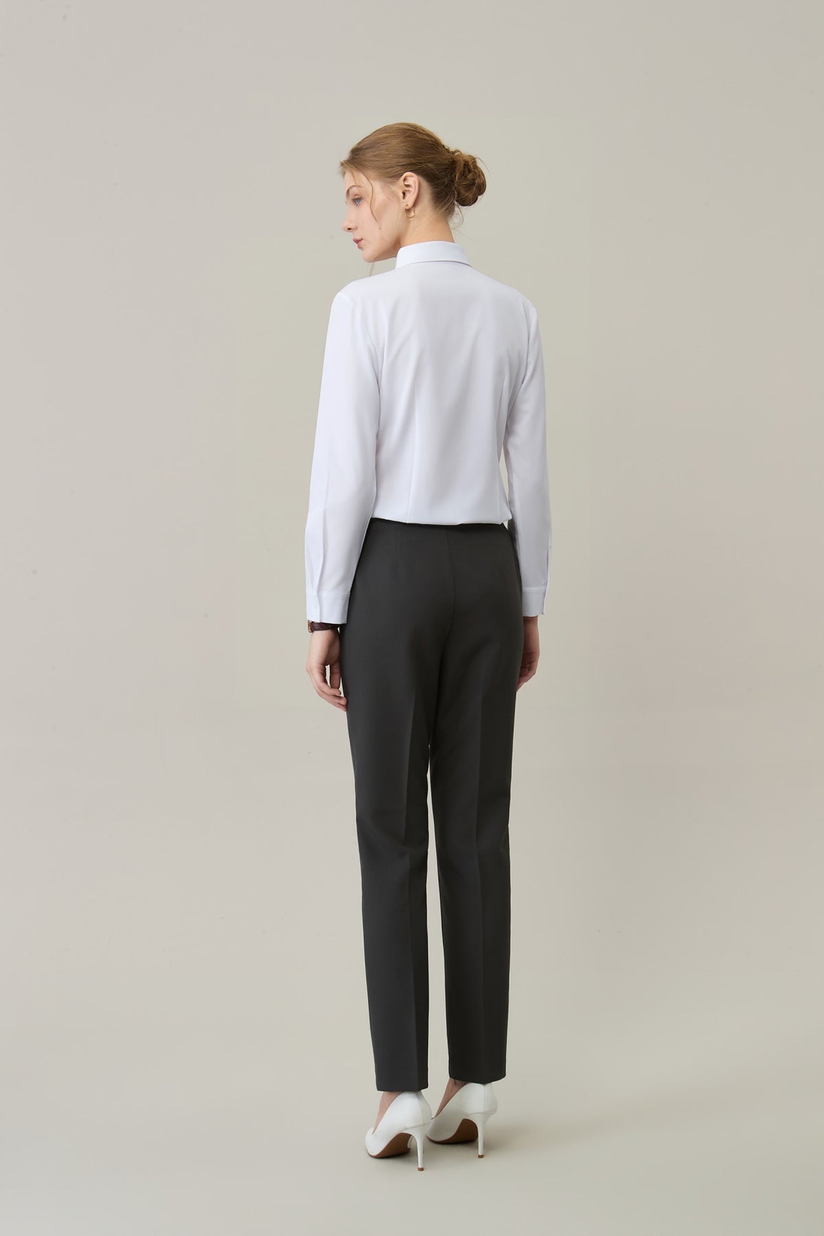 Non-Iron Dry Stretch Poplin Comfort Fit Long Sleeve Shirt with Detachable Bow Tie