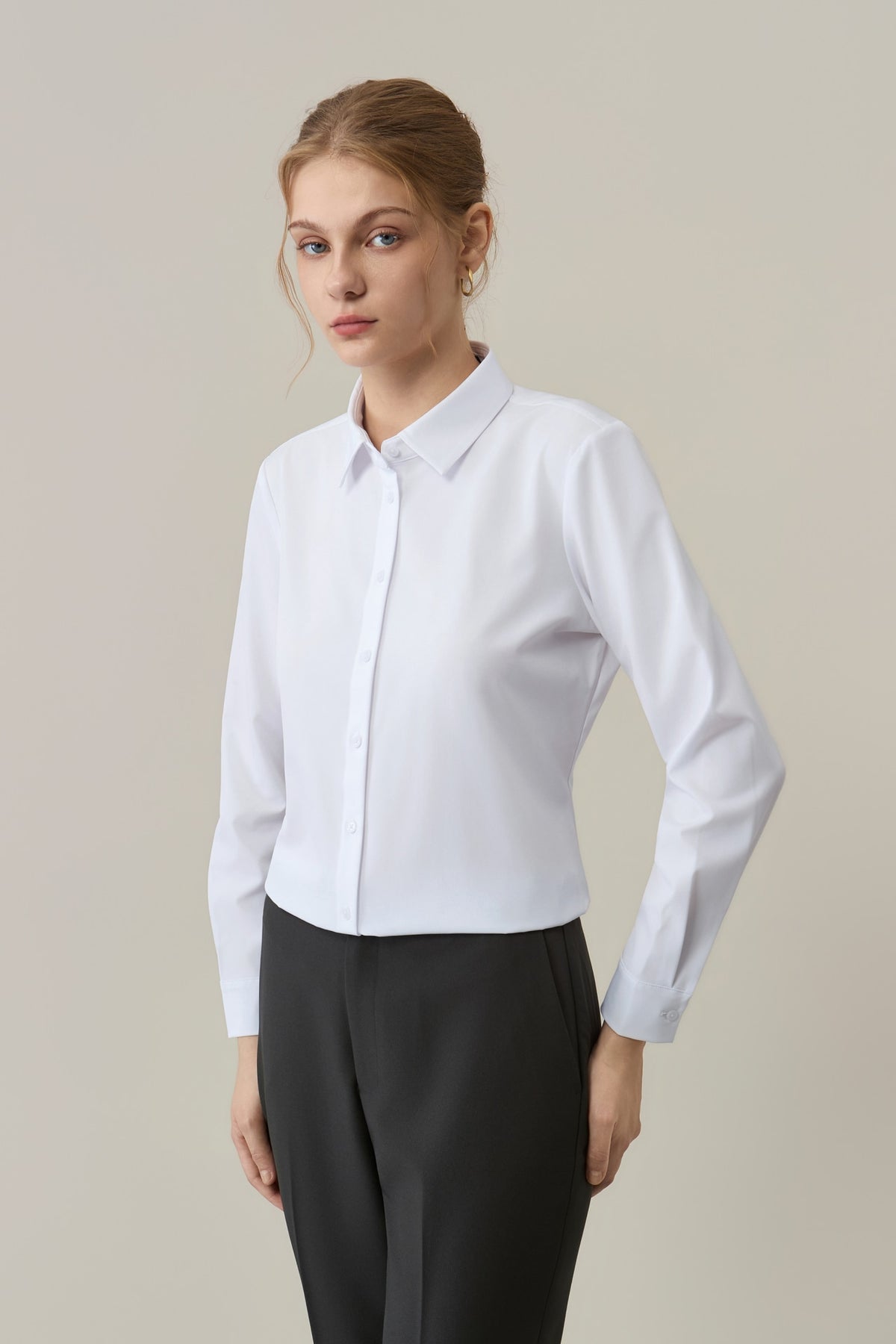 Non-Iron Dry Stretch Poplin Comfort Fit Long Sleeve Shirt with Detachable Bow Tie