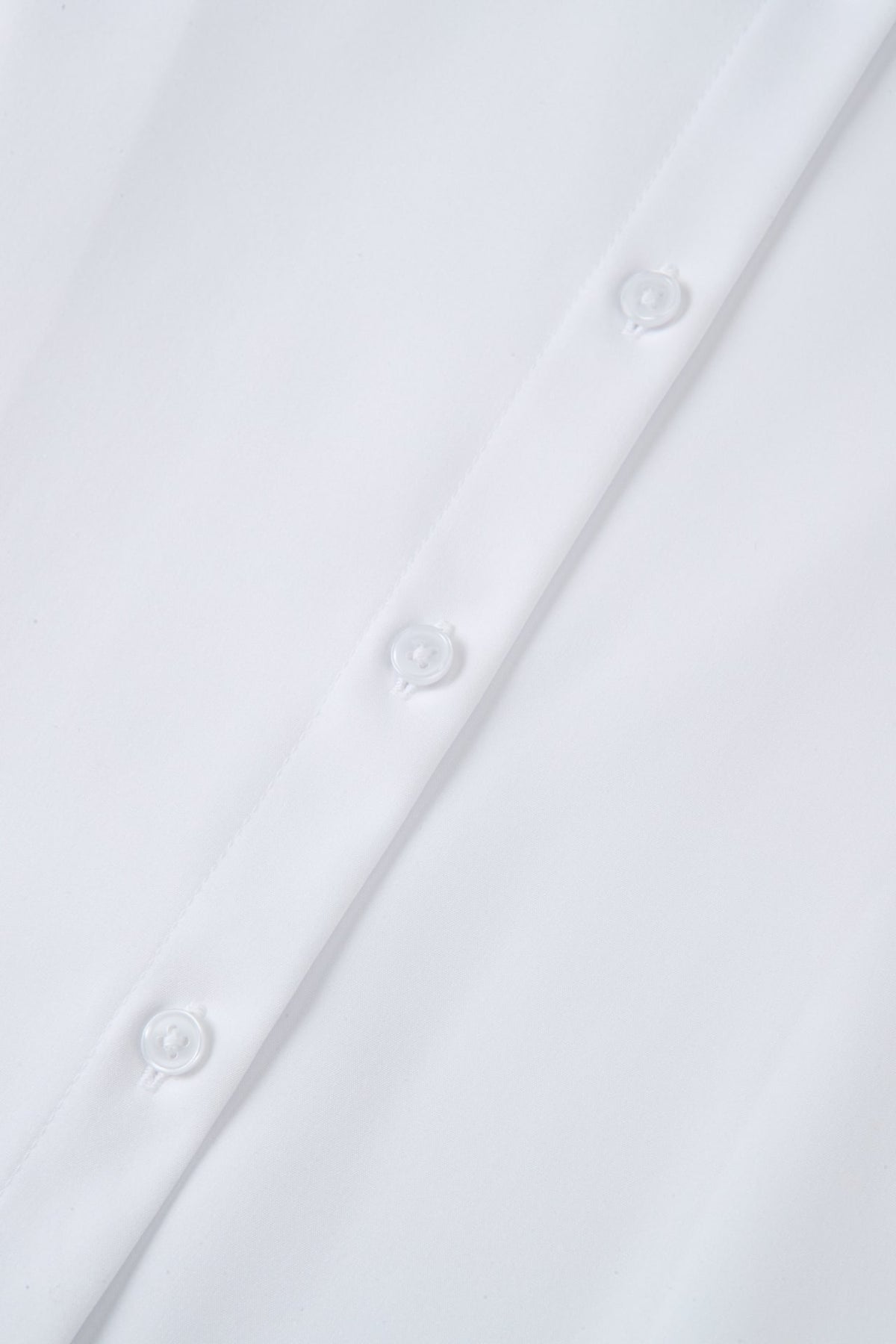 Non-Iron Dry Stretch Poplin Comfort Fit Long Sleeve Shirt with Detachable Bow Tie