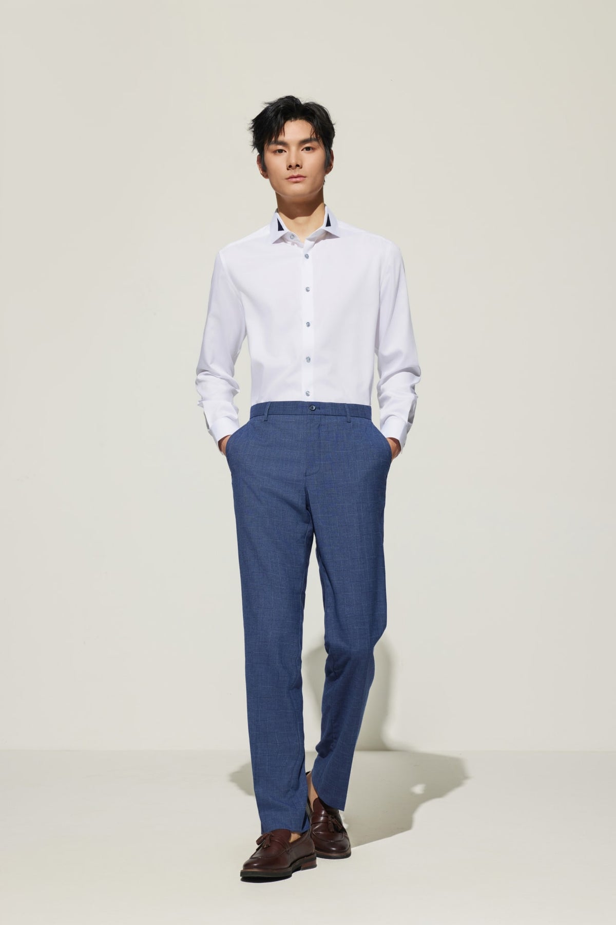 G2000 Shirts Non-Iron Super Soft Smart Fit Fine Twill Shirt with Design Detail Polished Frost Smart