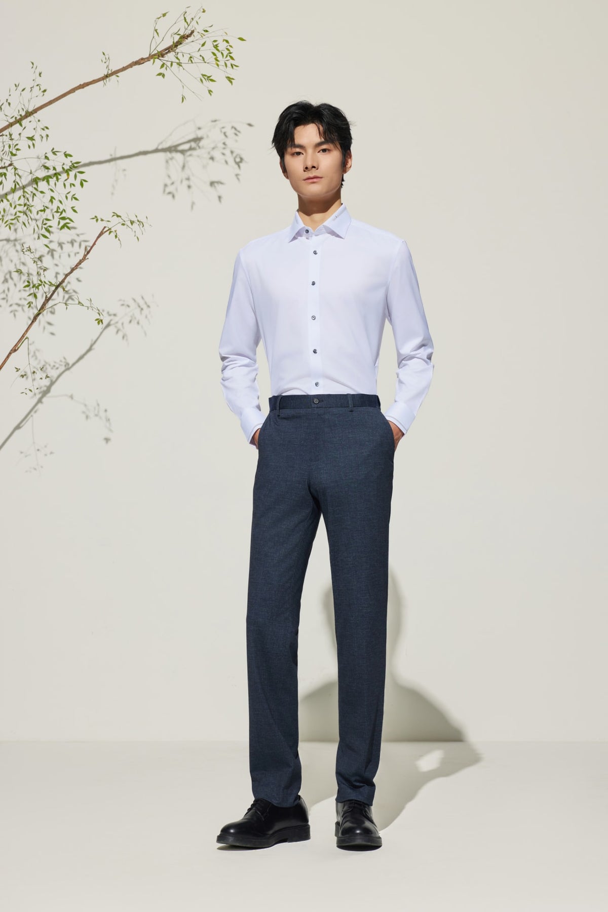 G2000 Shirts Non-Iron Dry Stretch Smart Fit Twill Shirt with Design Detail