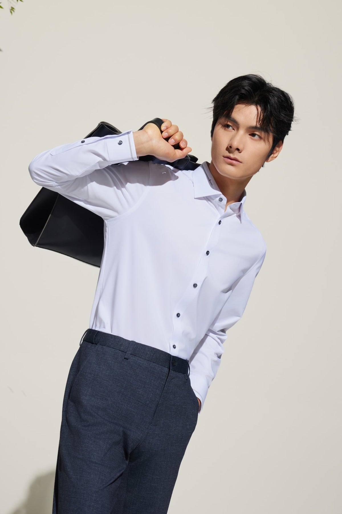 G2000 - Shirts - Non-Iron Dry Stretch Smart Fit Twill Shirt with Design Detail