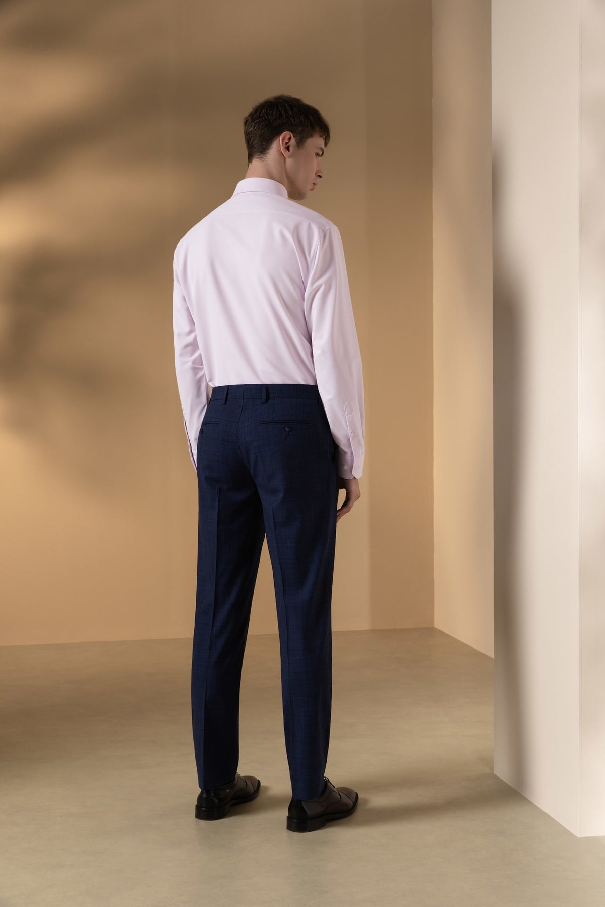 Non-Iron Dry Stretch Herringbone Smart Fit Long Sleeve Shirt