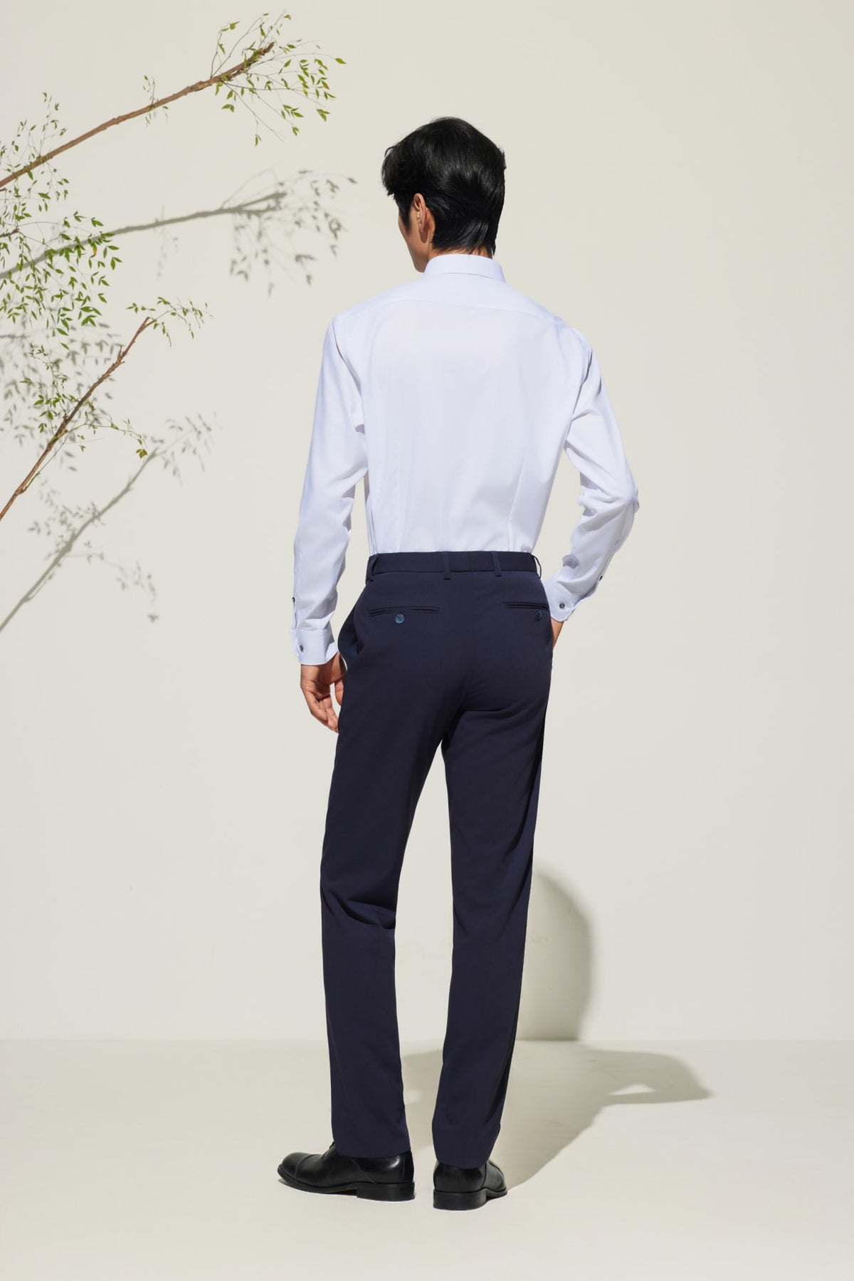 G2000 Shirts Non-Iron Silky Touch Smart Fit Twill Shirt with Design Detail