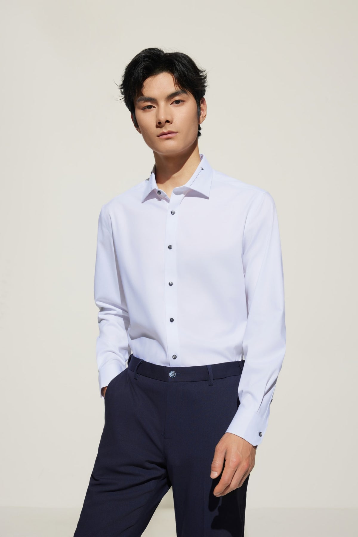 G2000 Shirts Non-Iron Silky Touch Smart Fit Twill Shirt with Design Detail
