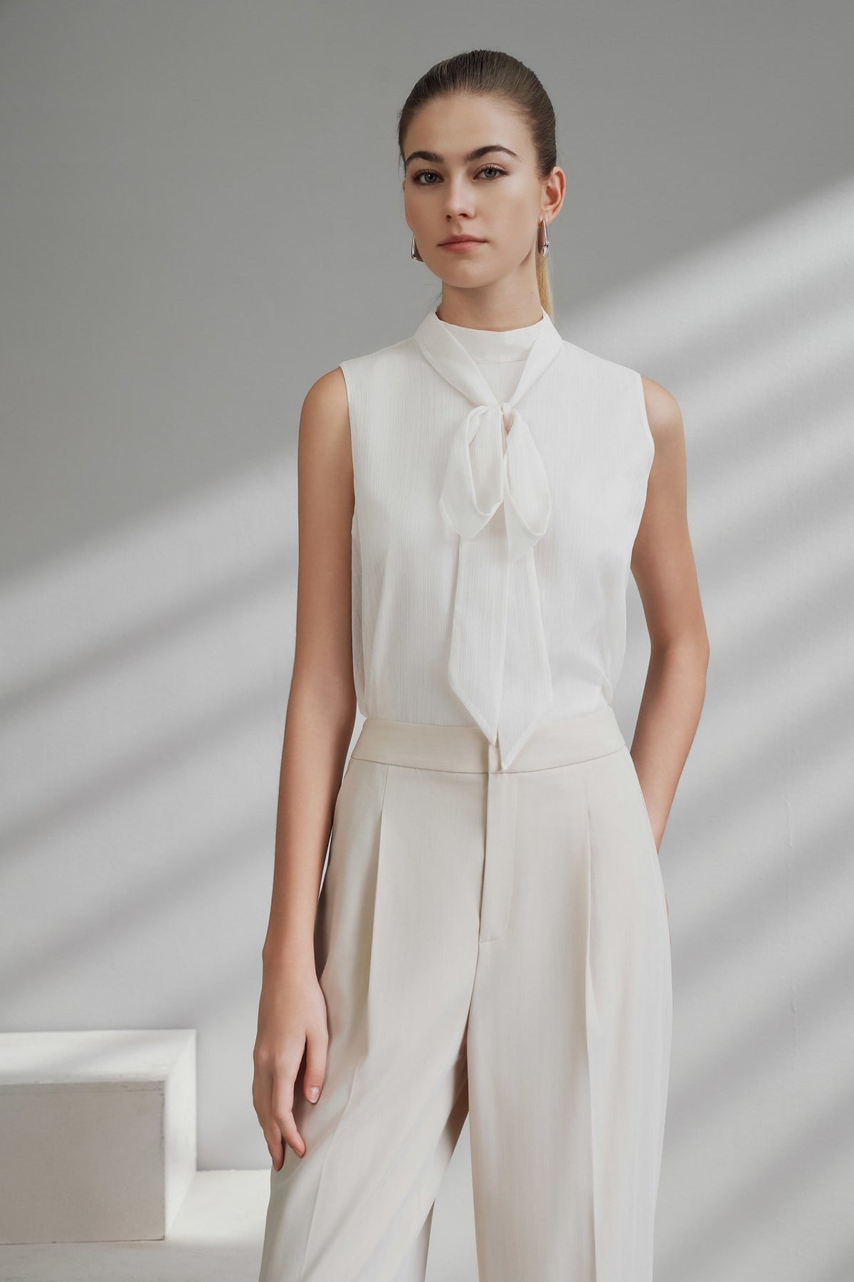 G2000 Blouses Stand Collar Blouse With Detachable Tie