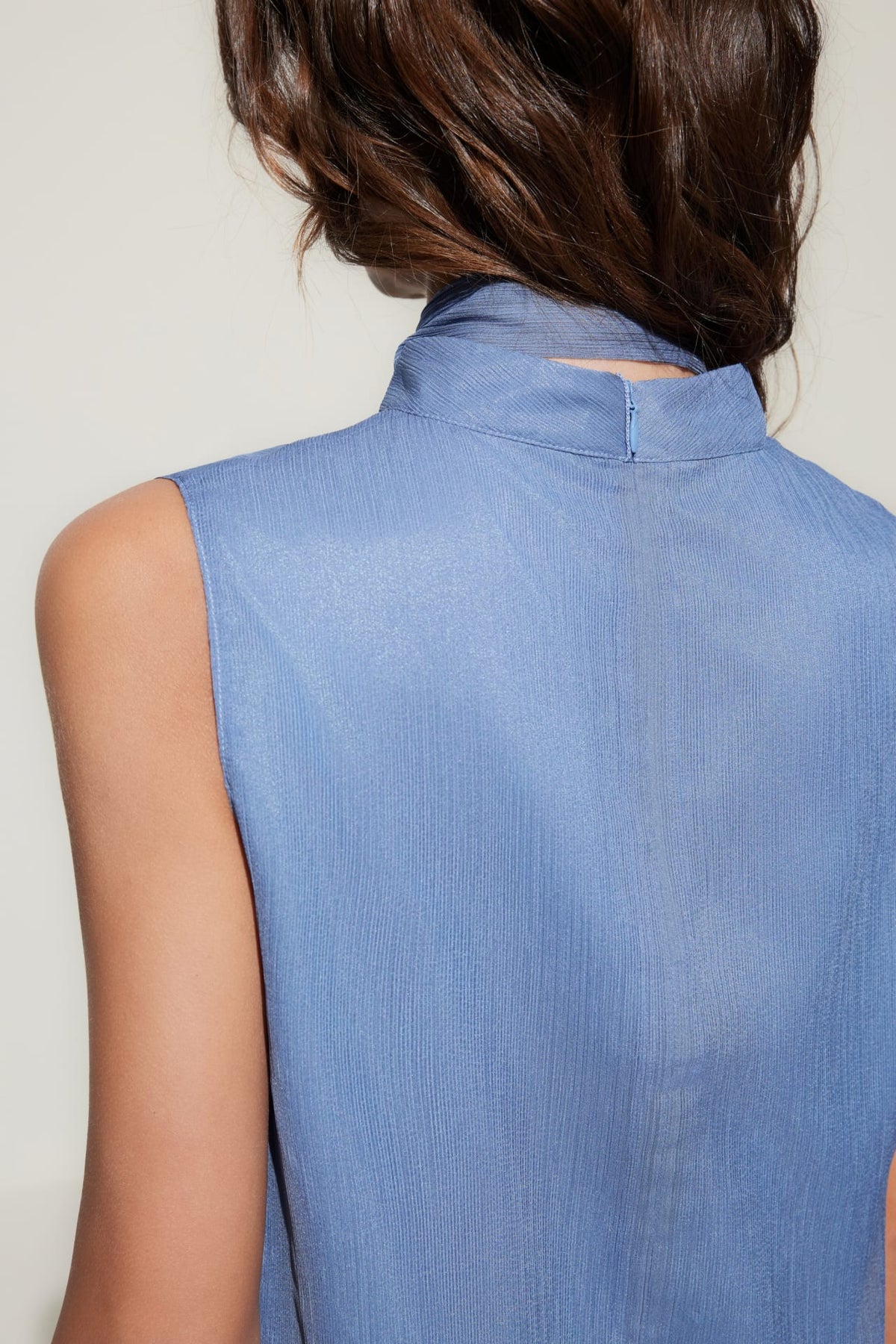 G2000 Blouses Stand Collar Blouse With Detachable Tie