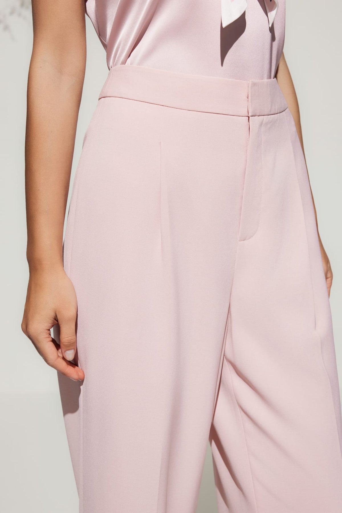 G2000 - Pants - Cooling Multi-Way Stretch Relaxed Straight Leg Suit Pants