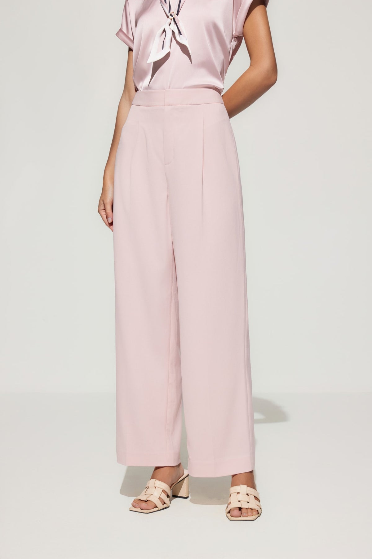 G2000 - Pants - Cooling Multi-Way Stretch Relaxed Straight Leg Suit Pants