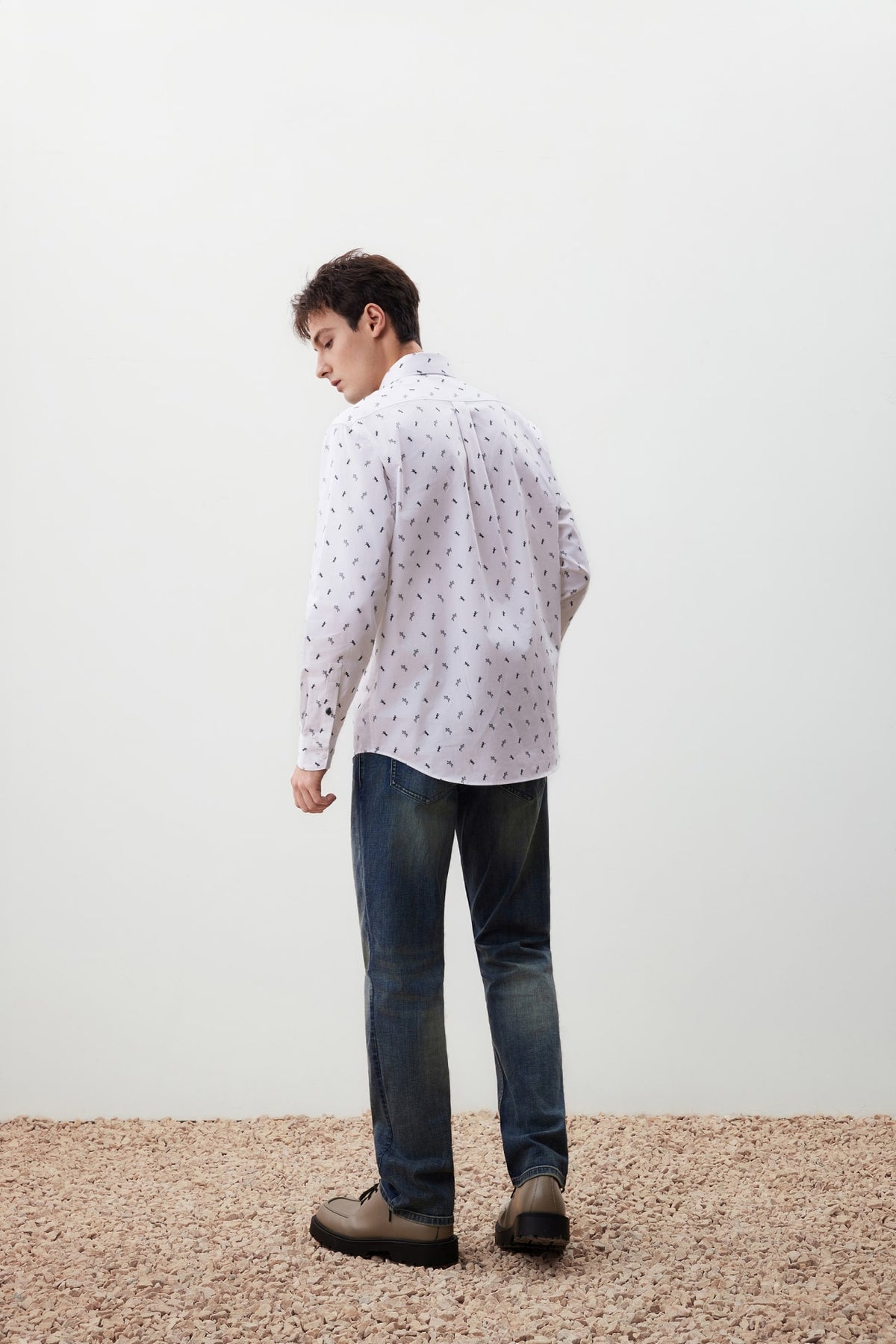 G2000 Shirts Wrinkle-Free Mini Horse Digital Print Comfort Fit Twill Casual Shirt