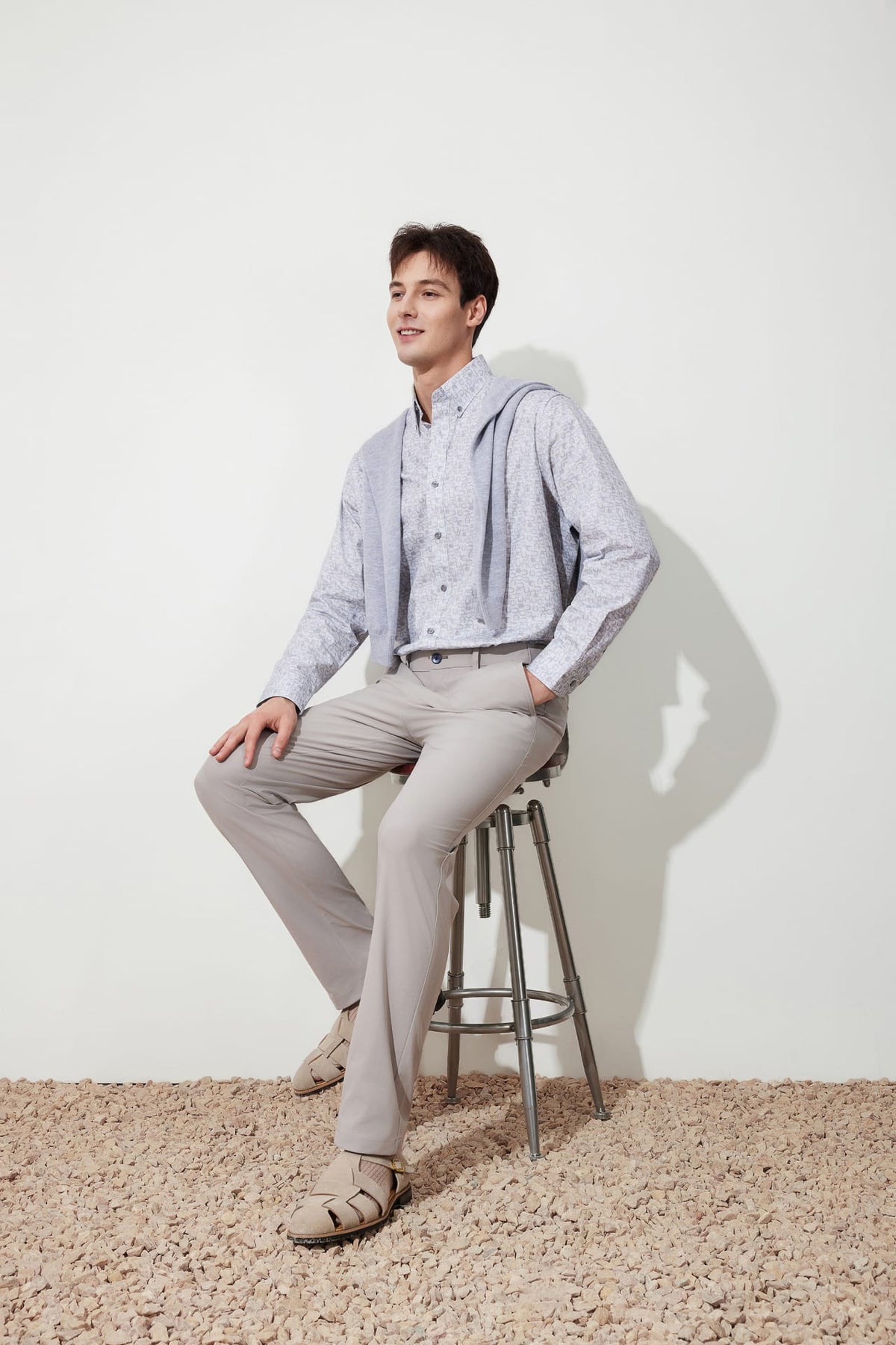 G2000 Shirts Wrinkle-Free Horseshoe Digital Print Comfort Fit Twill Casual Shirt