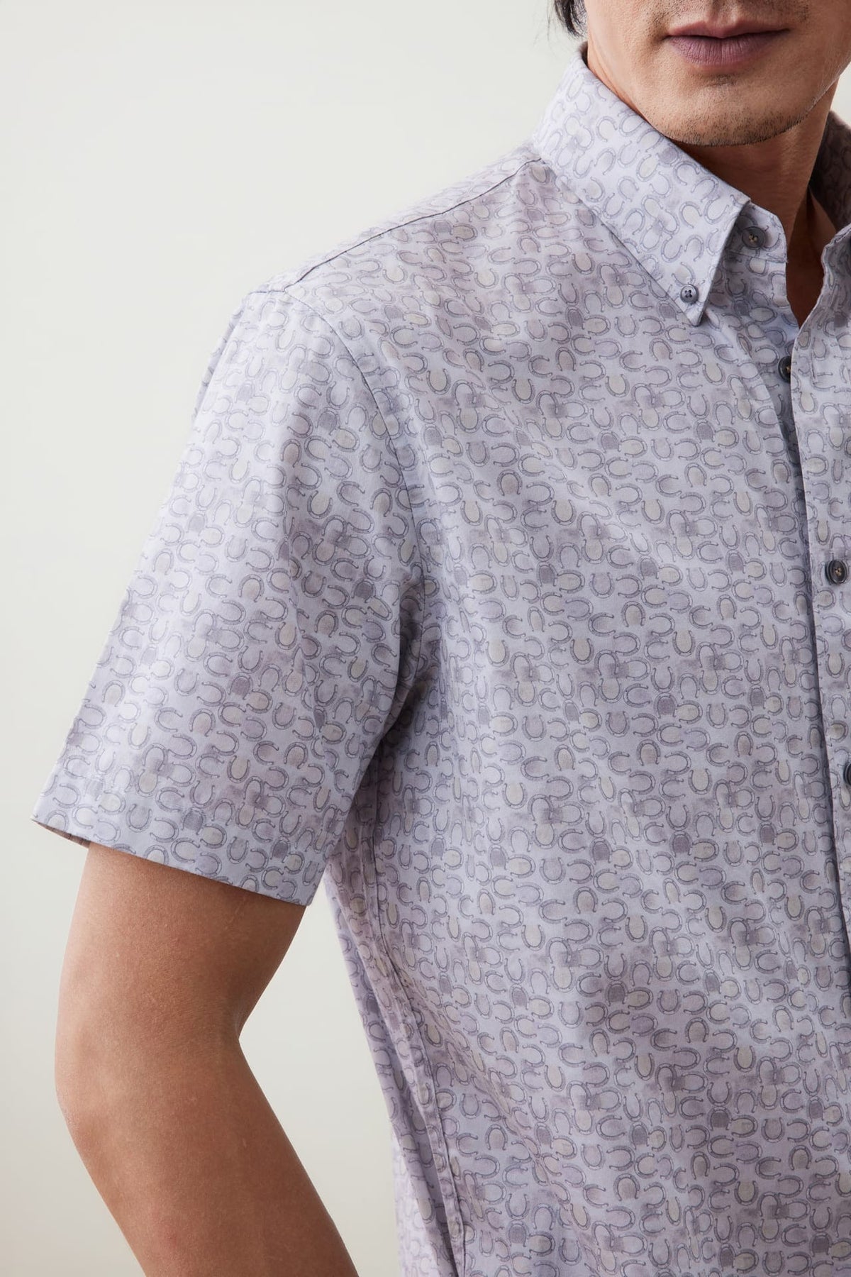 G2000 - Shirts - Wrinkle-Free Horseshoe Digital Print Comfort Fit Twill Short Sleeve Casual Shirt