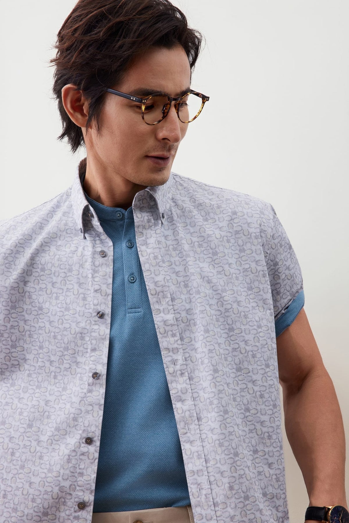 G2000 - Shirts - Wrinkle-Free Horseshoe Digital Print Comfort Fit Twill Short Sleeve Casual Shirt