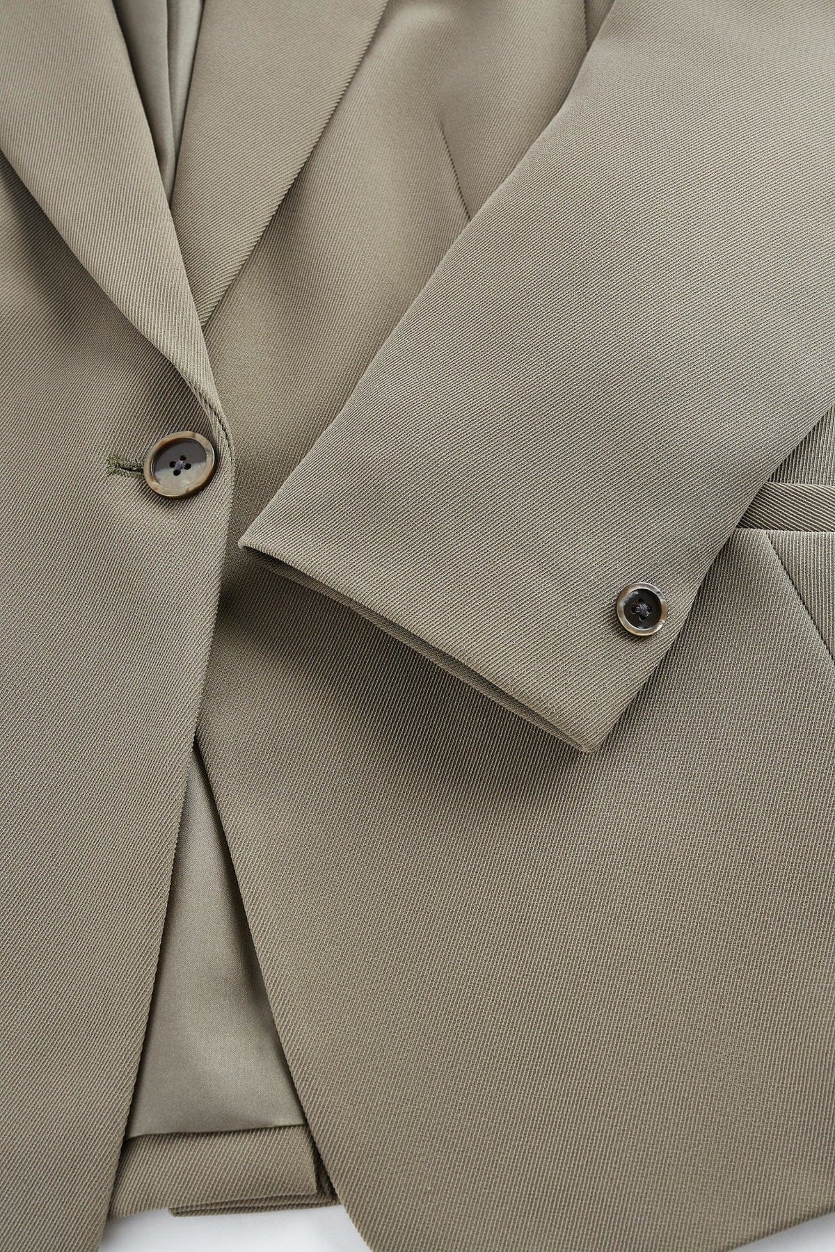 G2000 - Suits - Sharp Peak Blazer