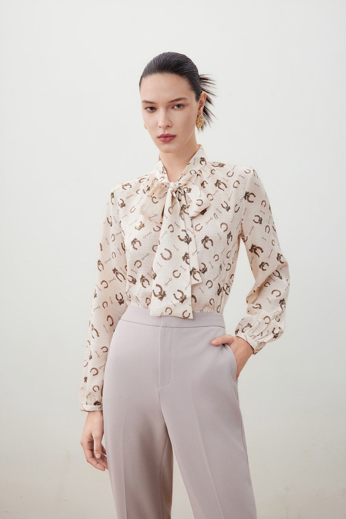 G2000 Blouses Horsebit Print Pussy Bow Blouse