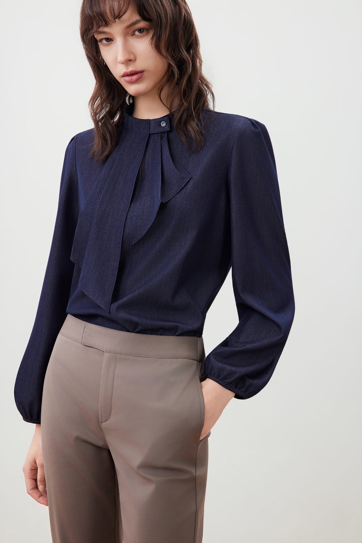 G2000 Blouses Ruffle Detail Stand Collar Blouse