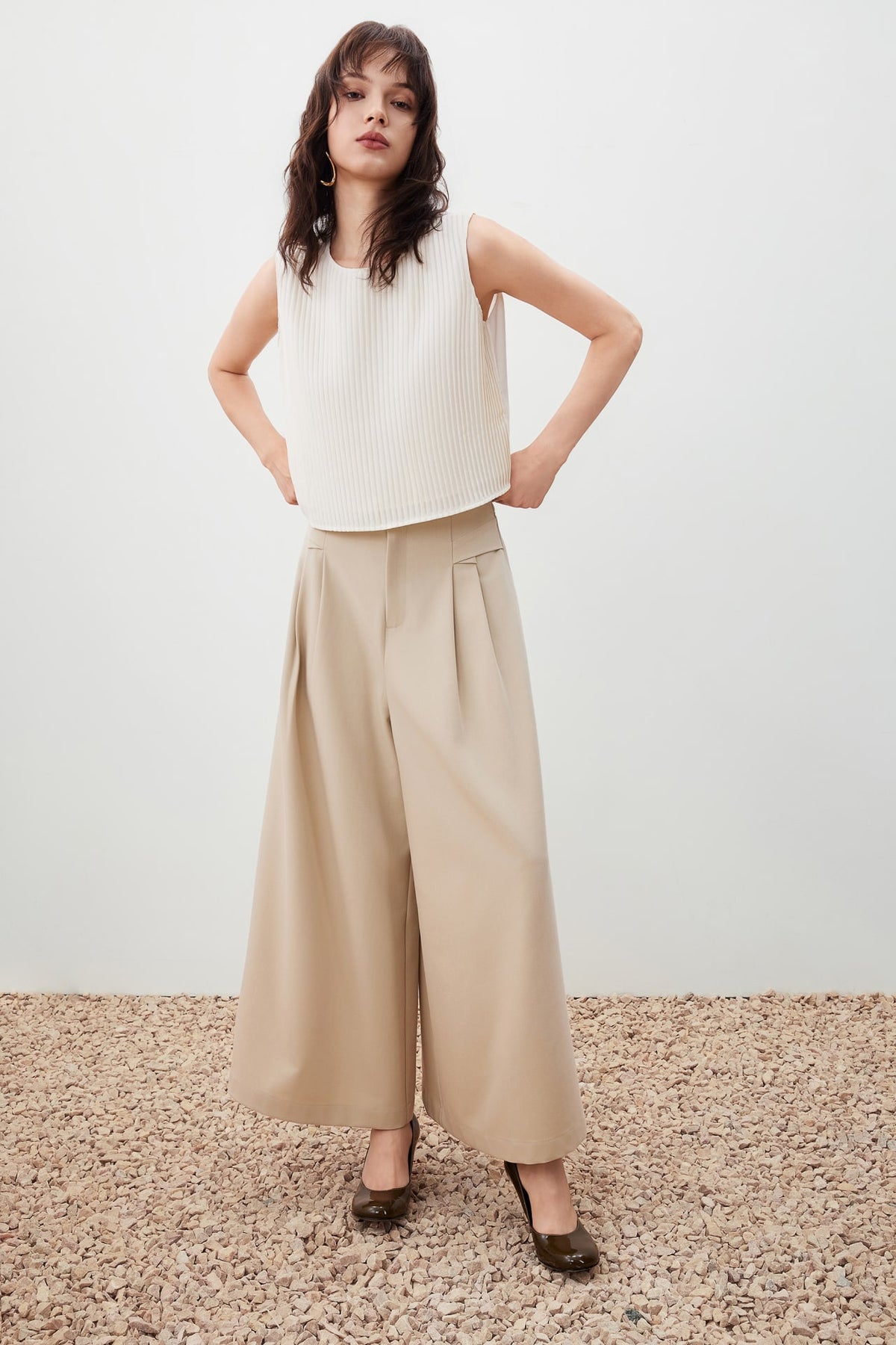 G2000 Blouses Sleeveless Pintuck Detail Blouse Sandstone Regular