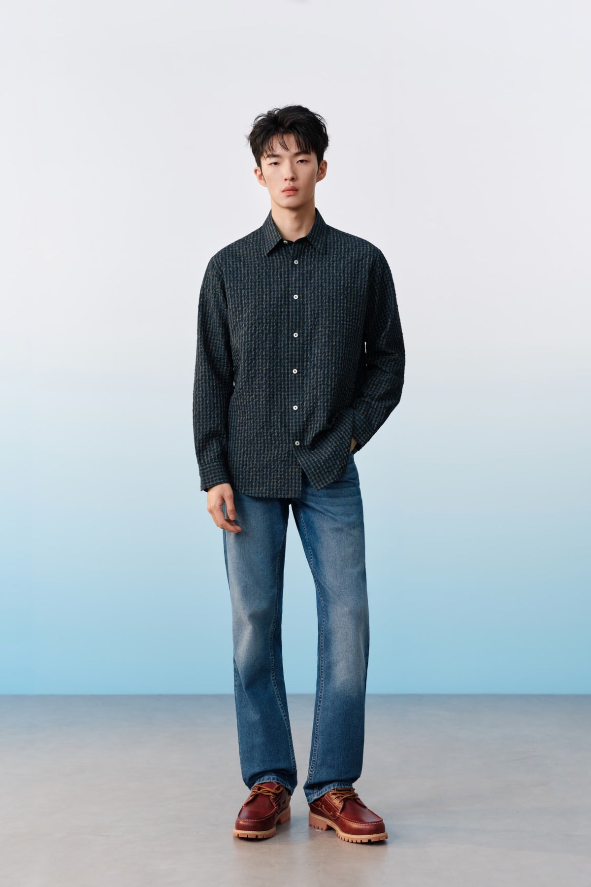 G2000 Shirts Poly Blend Seersucker Check Relax Fit Long Sleeve Casual Shirt