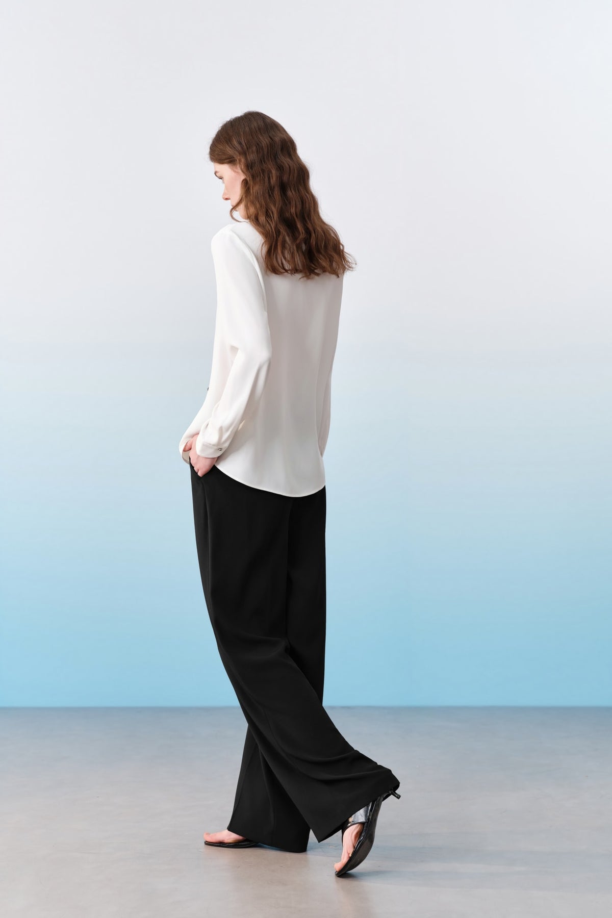 G2000 Blouses Anti Uv Back Crepe Shirt Collar Regular Fit Long Sleeve Blouse With Necklace