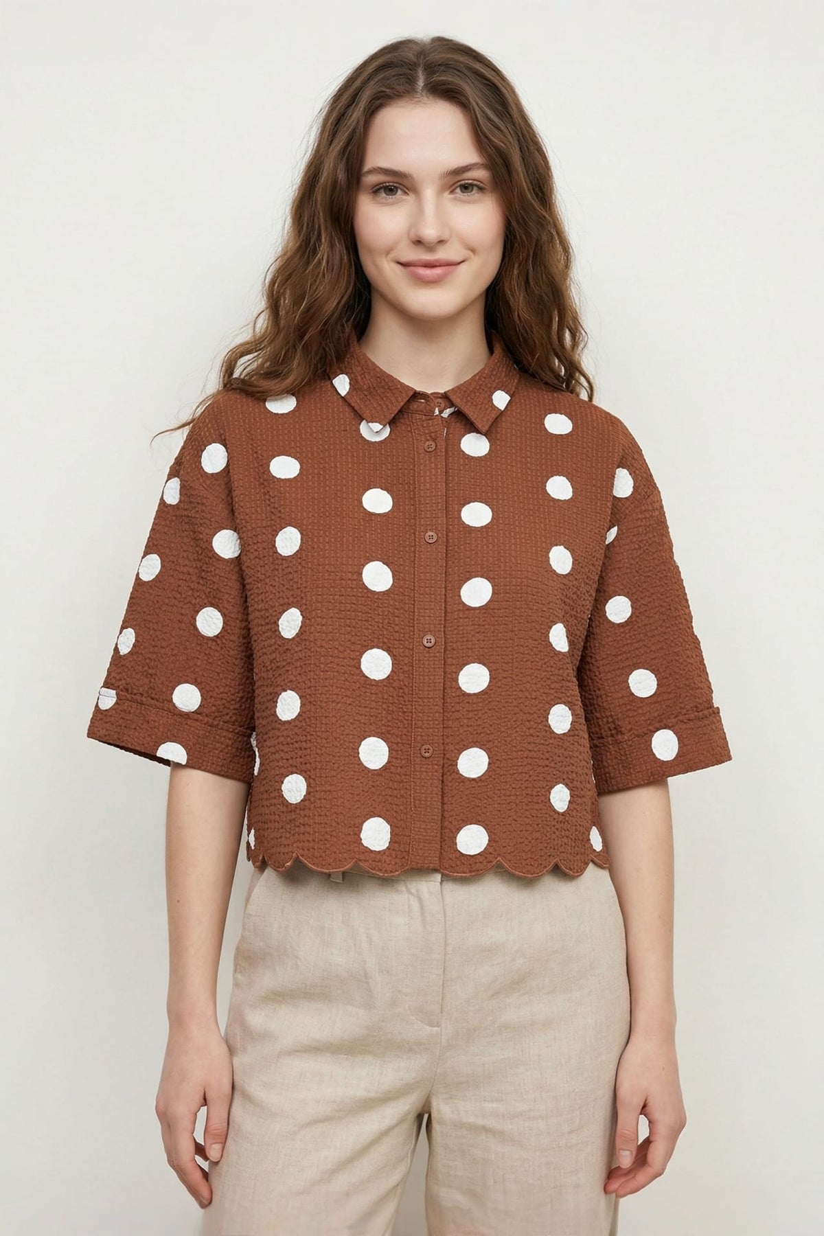 G2000 Blouses Polka Dot Scallop Hem Relax Fit Short Sleeve Shirt Chocolate Relaxed