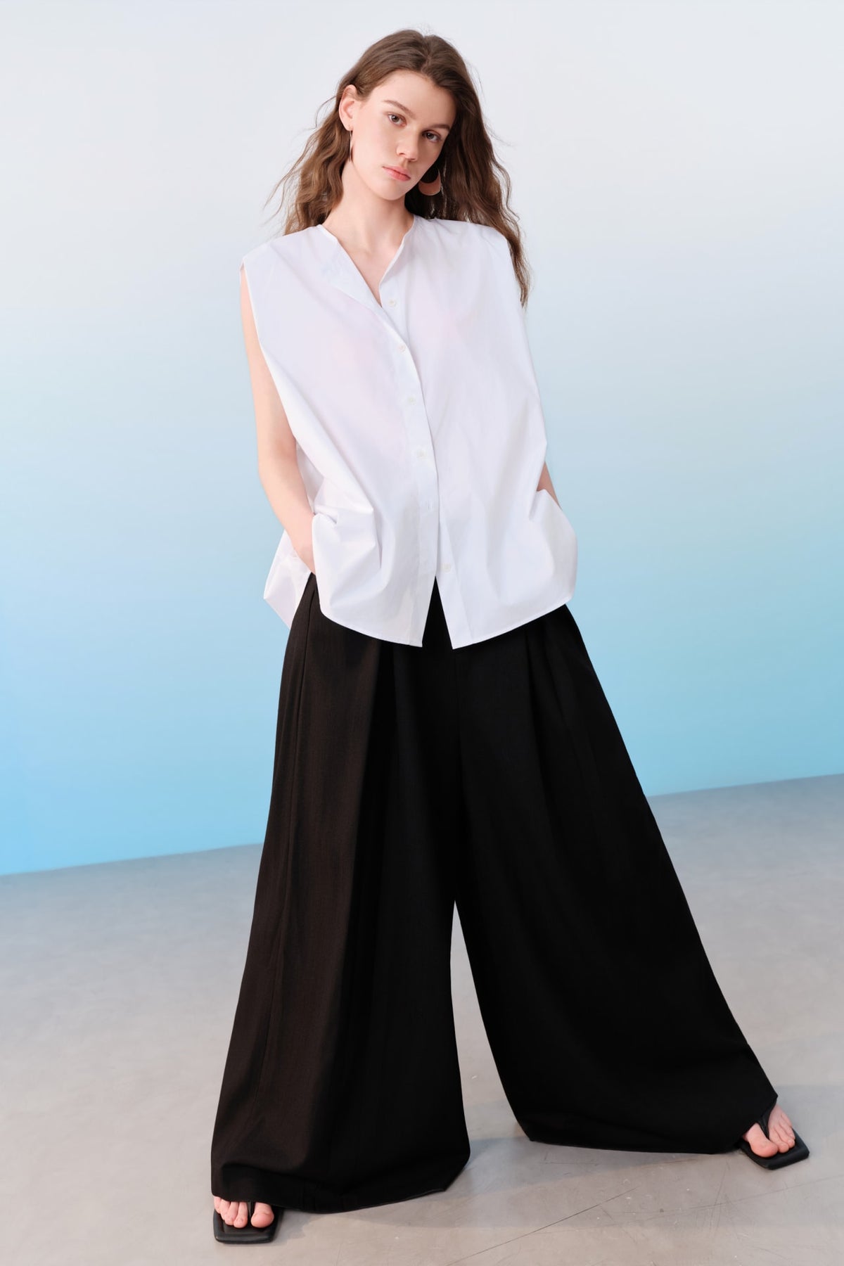 G2000 Blouses Folded Side Panel Round Neck Short Sleeve Shirt With Scarf