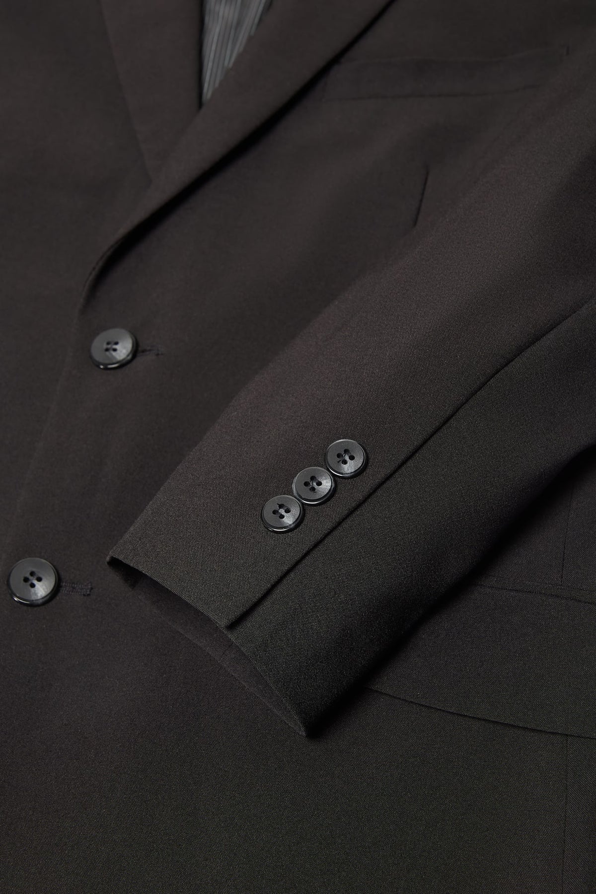 Three Proof Finish Plain Weave Smart Fit Suit Blazer