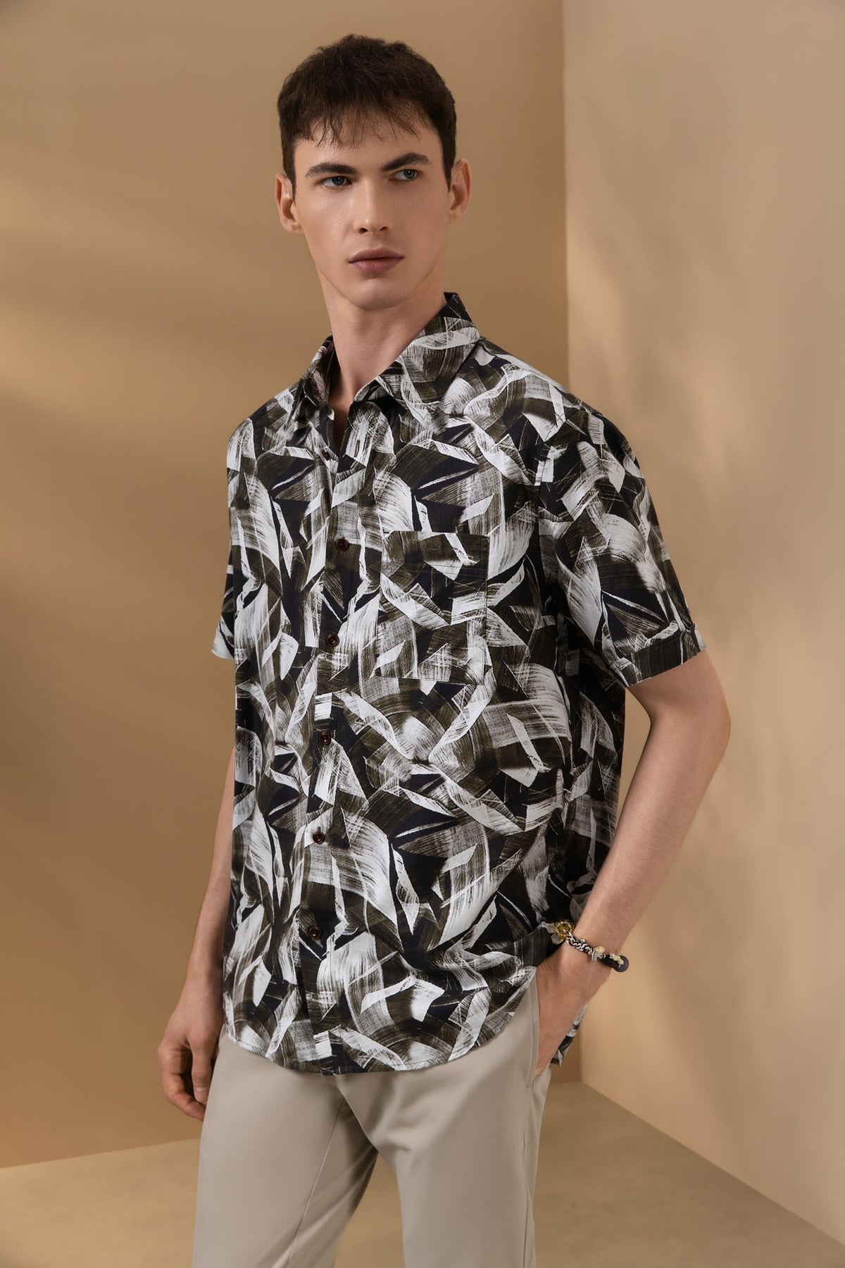 Non-Iron Pure Cotton Geometric Leaves Print Relax Fit Short Sleeve Casual Shirt