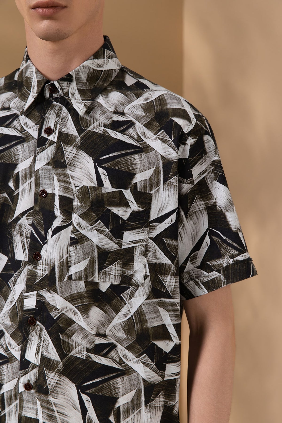 Non-Iron Pure Cotton Geometric Leaves Print Relax Fit Short Sleeve Casual Shirt