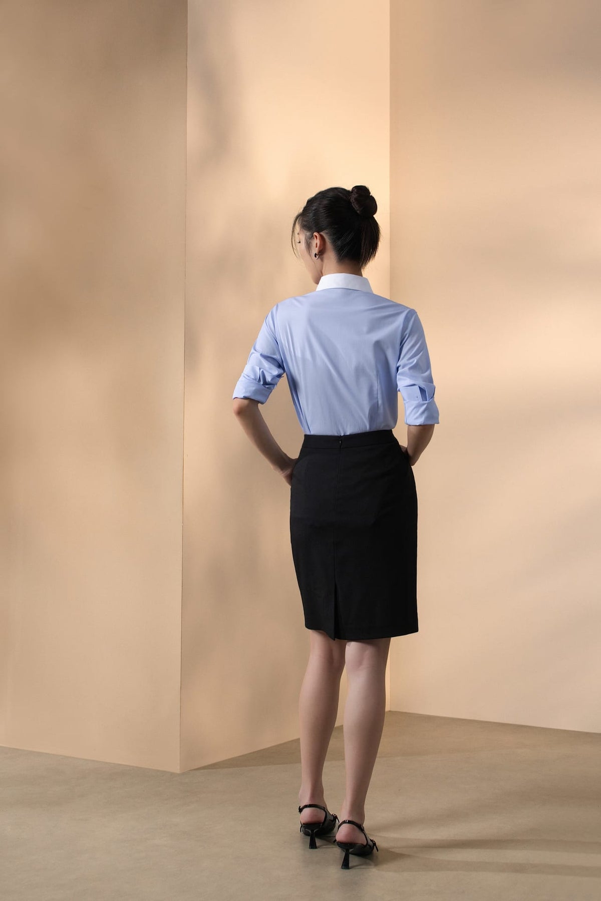 Non-Iron Stretch Oxford Stripe Slim Fit Long Sleeve Shirt with Detachable Button Clip