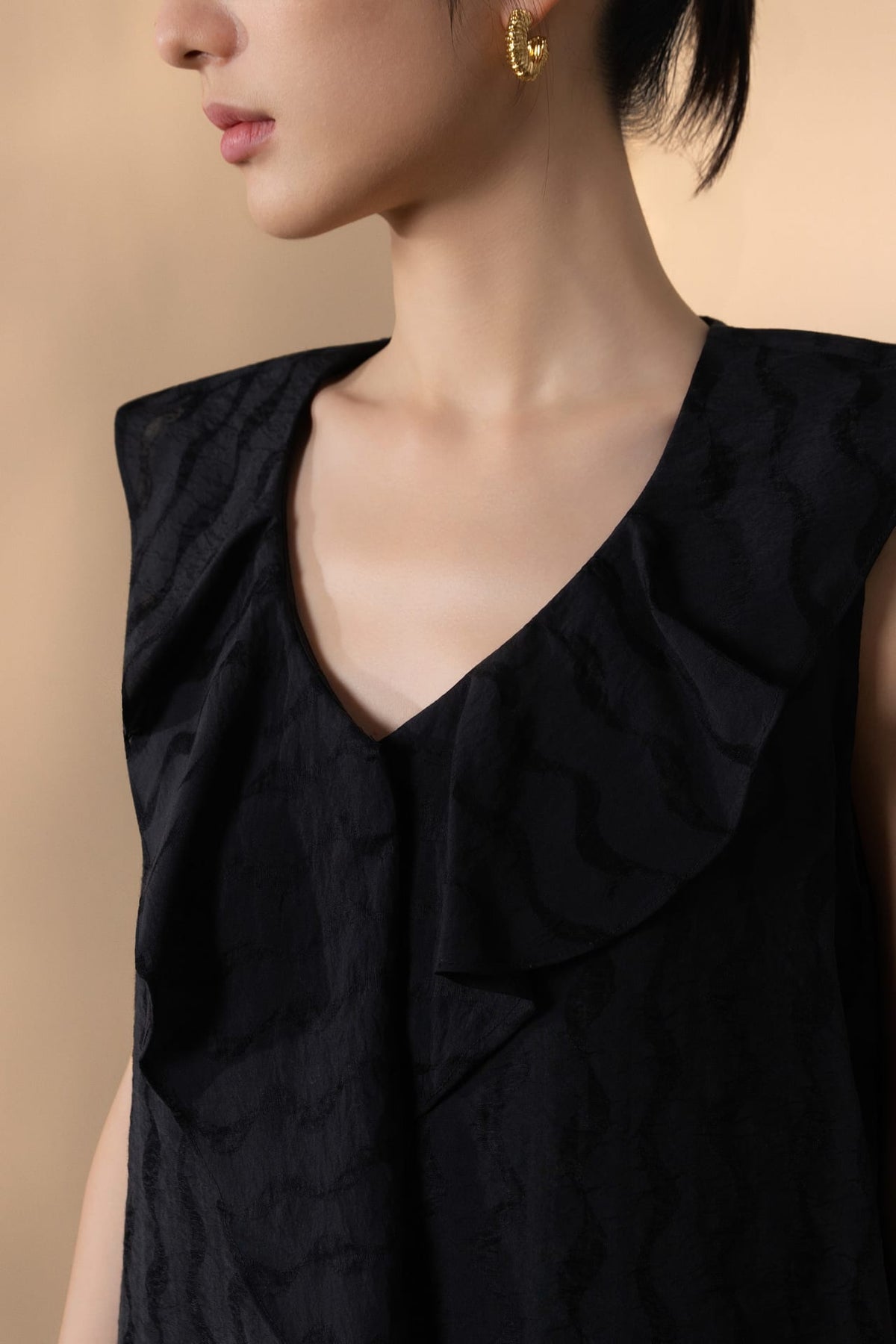 Lyocell Blend Jacquard Regular Fit Ruffle Collar Short Sleeve Blouse