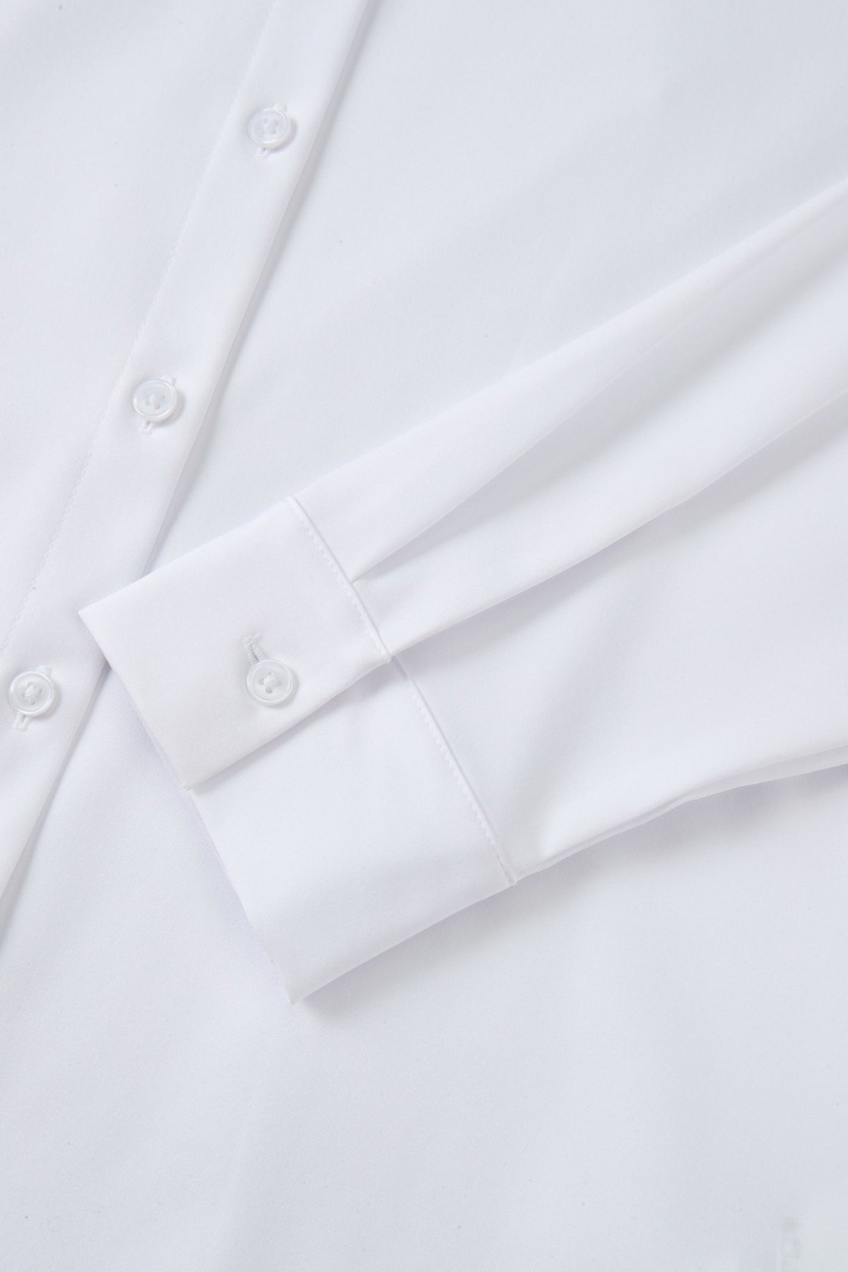 Non-Iron Dry Stretch Poplin Comfort Fit Long Sleeve Shirt with Detachable Bow Tie
